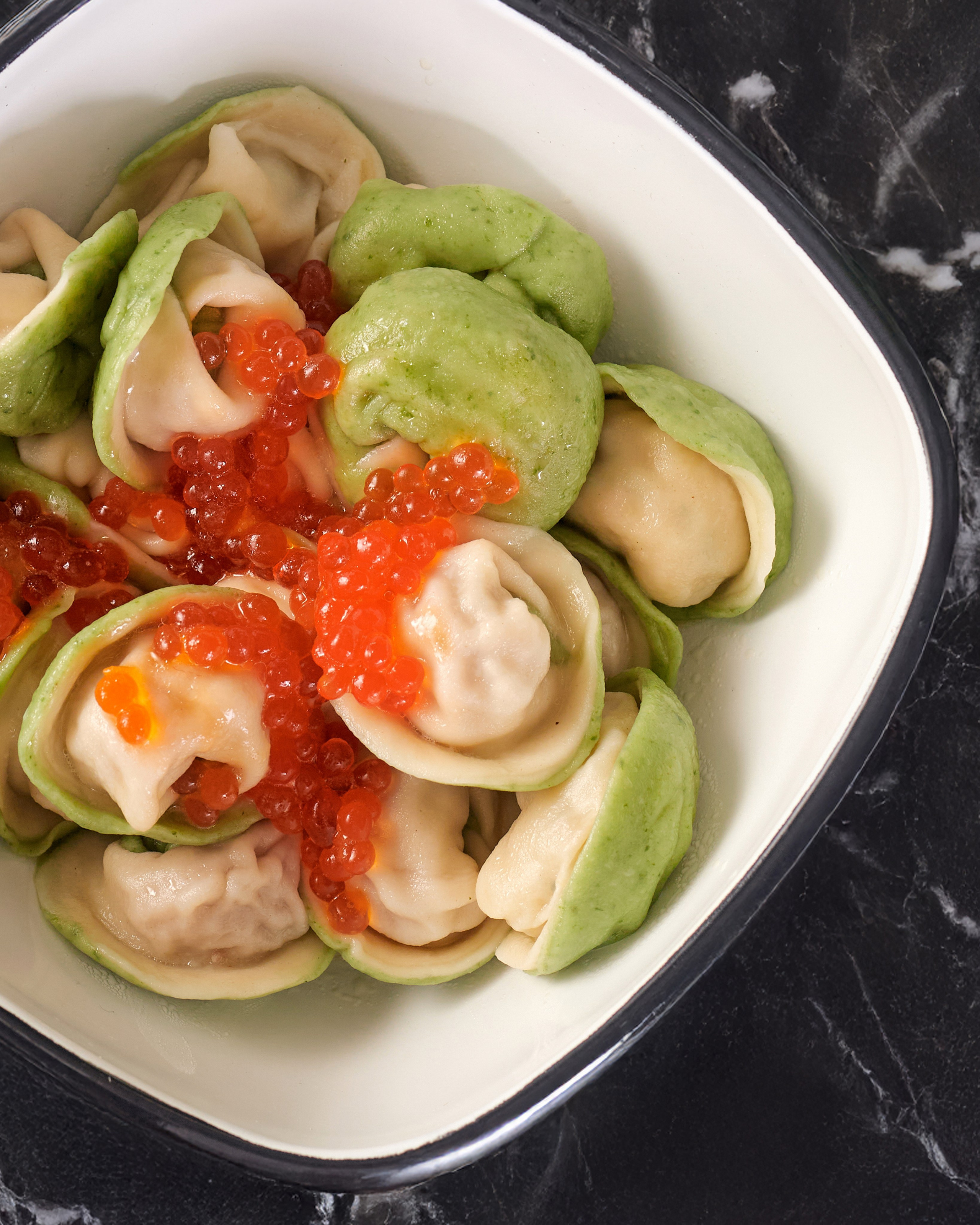 фуд-фотография в ресторане, выбор фотофона для съемки еды, реквизит для фуд-фотографии, студийная съемка блюд, натуральные фоны для еды, деревянные поверхности для food photography, текстурированные фоны, нейтральные тона в фуд-фото, как снимать еду в ресторане, профессиональный реквизит для съемки еды, посуда для фуд-фотографии, стилизация блюд, композиция в food photography, освещение при съемке еды, фуд-фотограф на выезде, съемка меню в интерьере ресторана, Olga Popova фуд-фотограф, фуд-фотография Москва, советы фуд-фотографа, как подготовить локацию для съемки еды