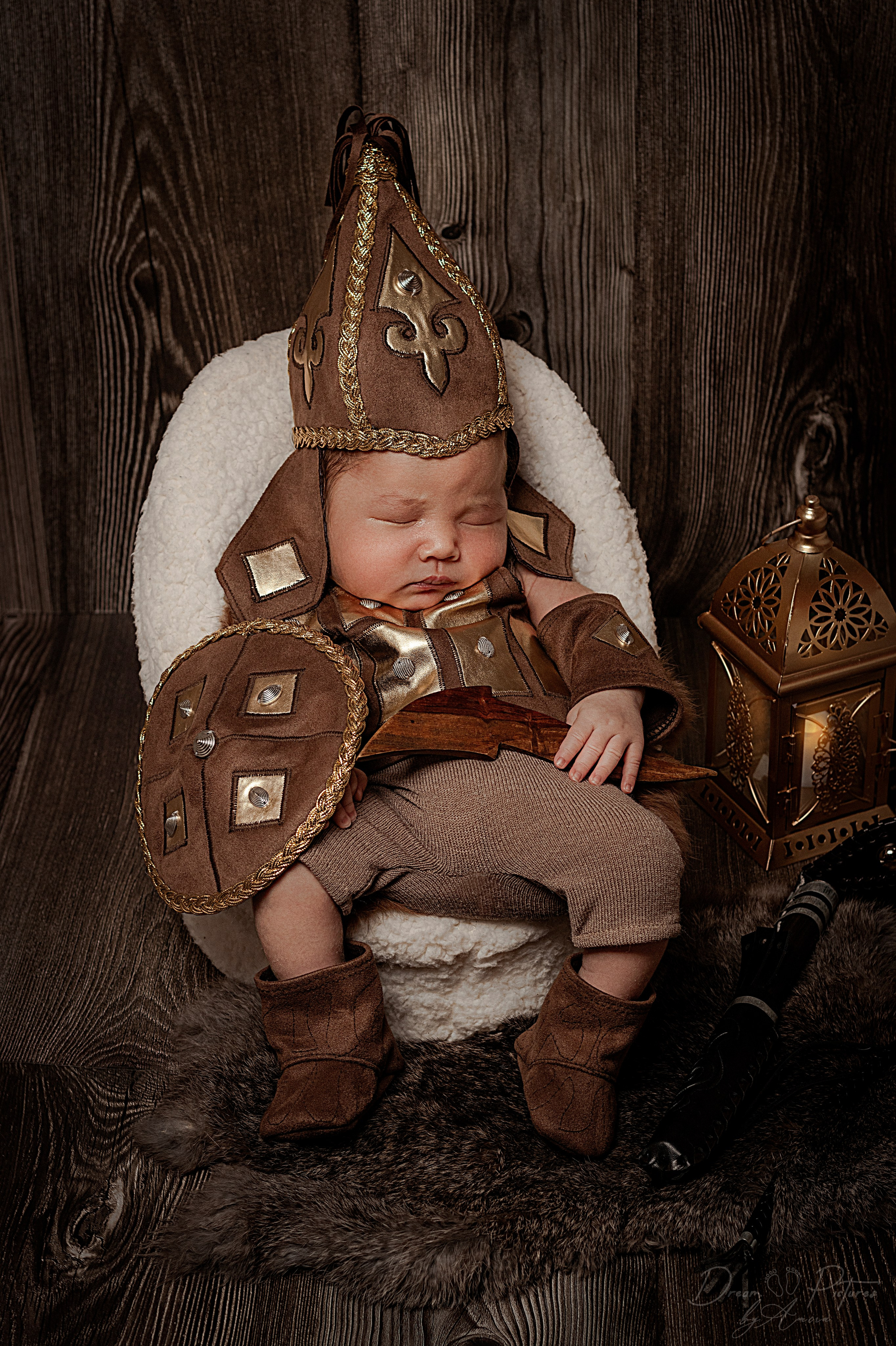 Good quality newborn and family photographer in UAE