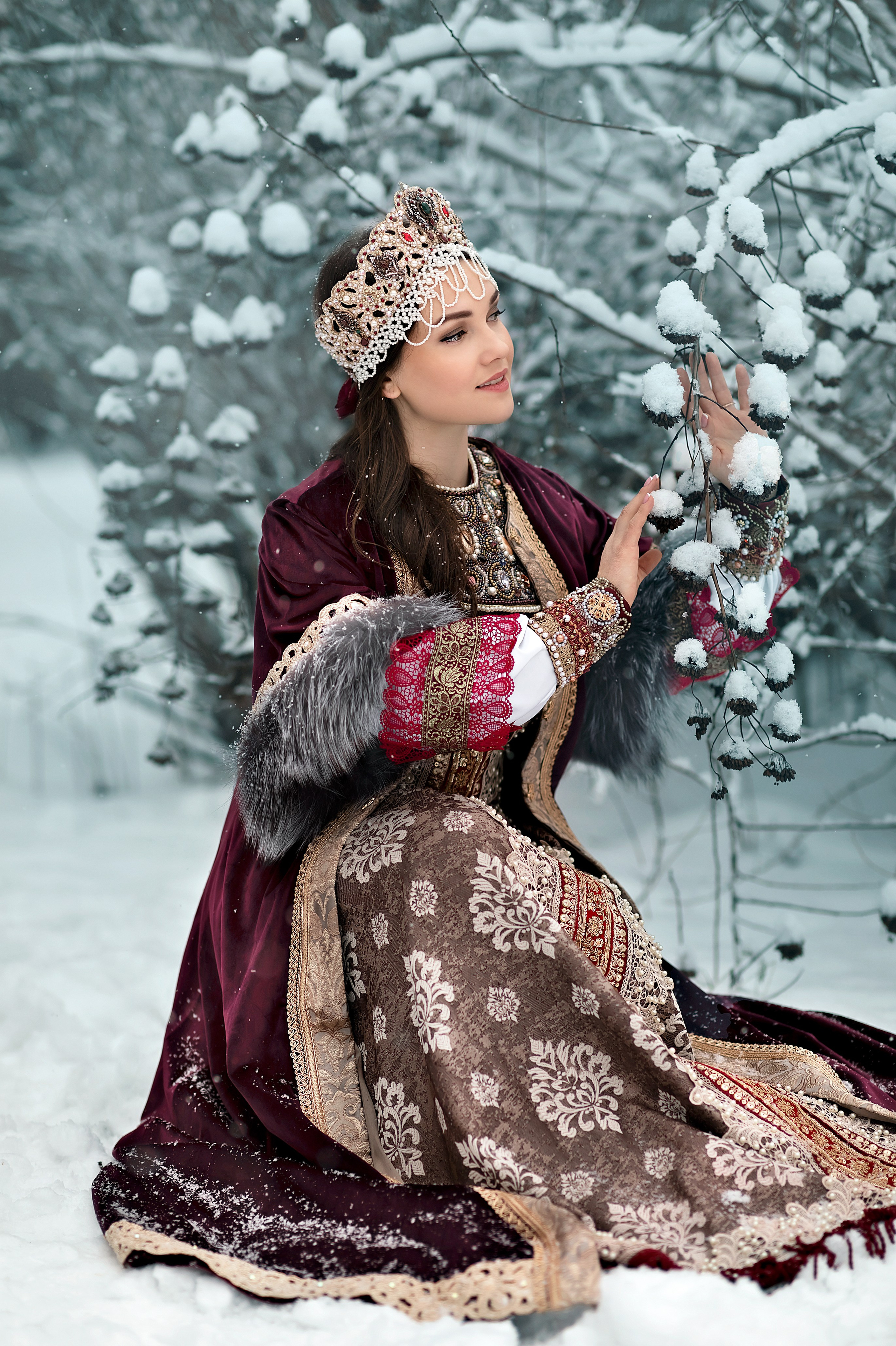 Дизайнер костюмов и украшений, фотограф