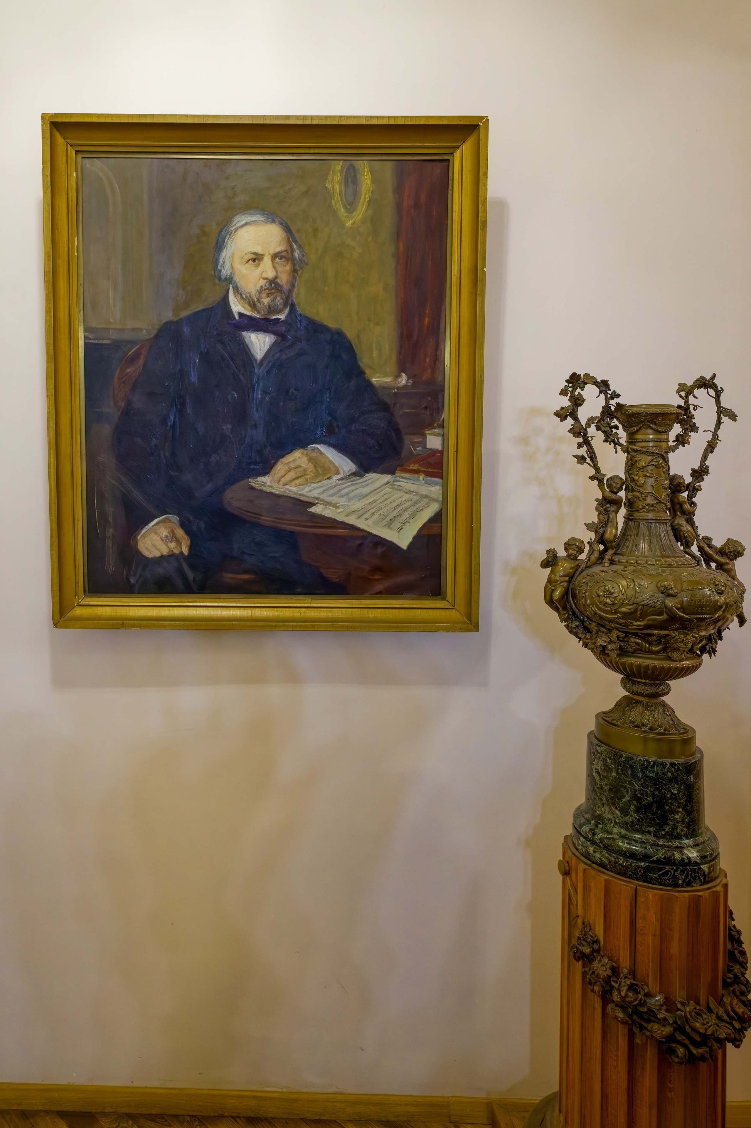 За фасадом особняка Кельхов. 812 оттенков Петербурга