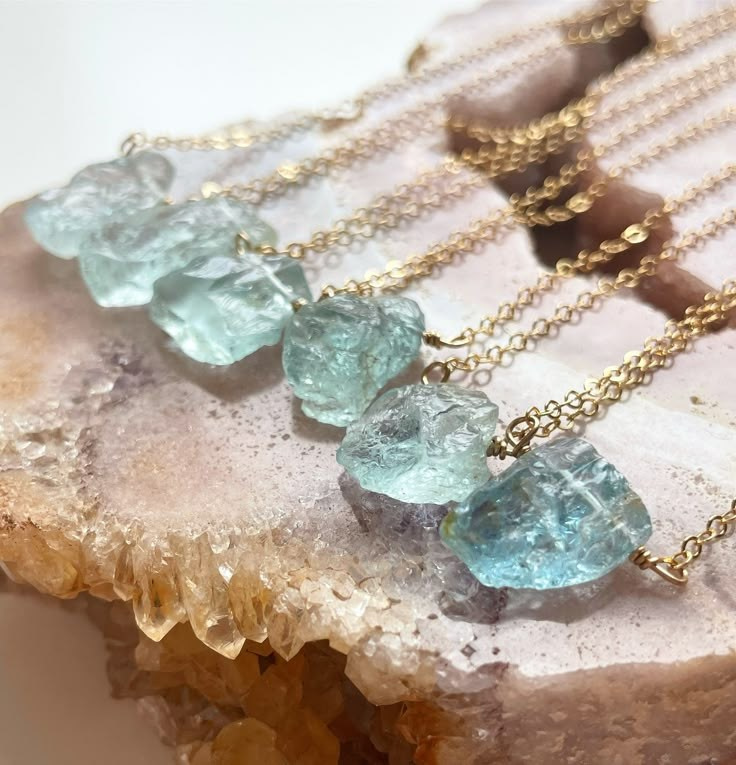 Аквамарин. Marketillustration бесплатные открытки, пригласительные на день рождения, свадьбу, шаблоны для печати