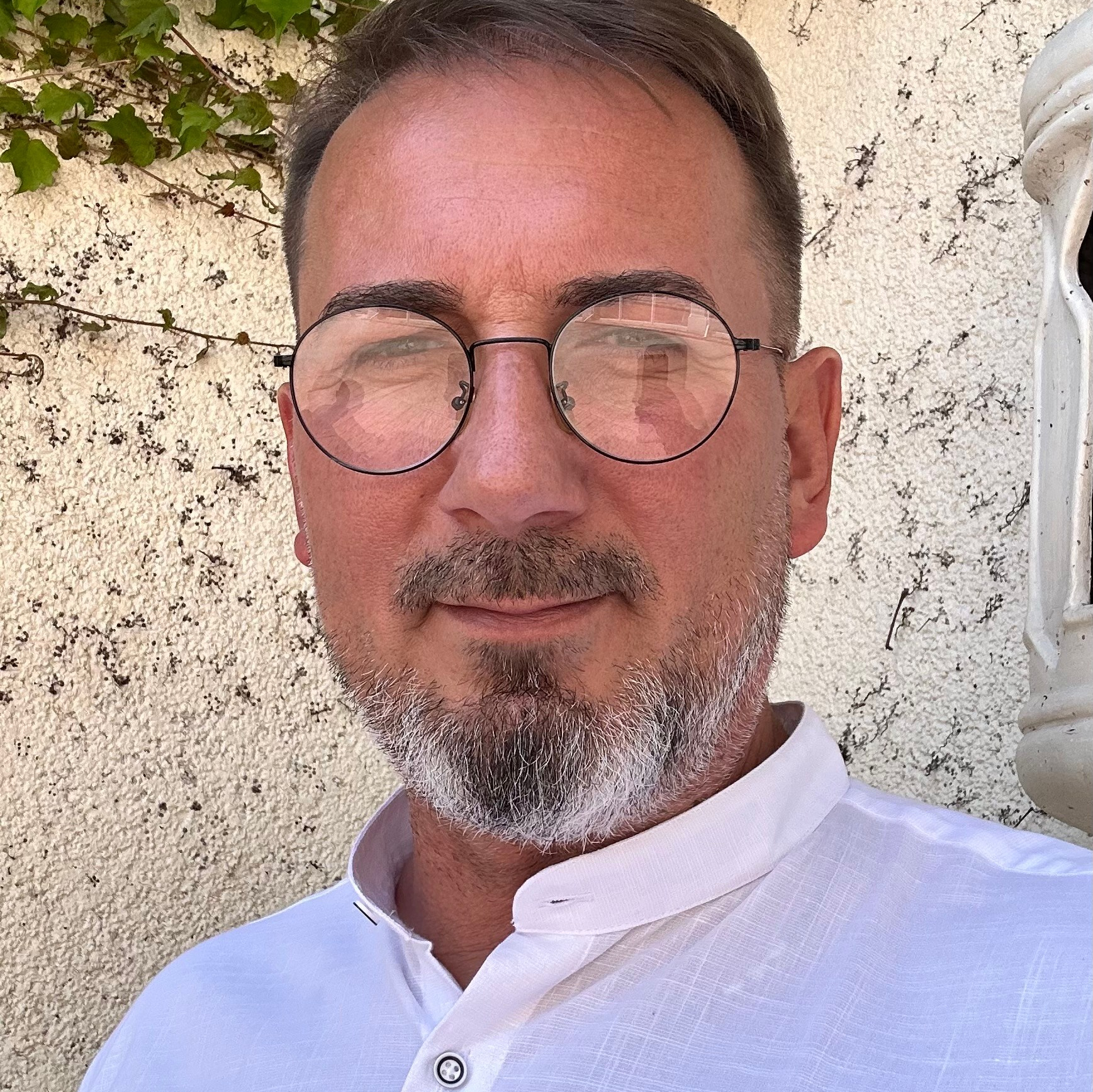 Контакты. Графический дизайн Artel-G