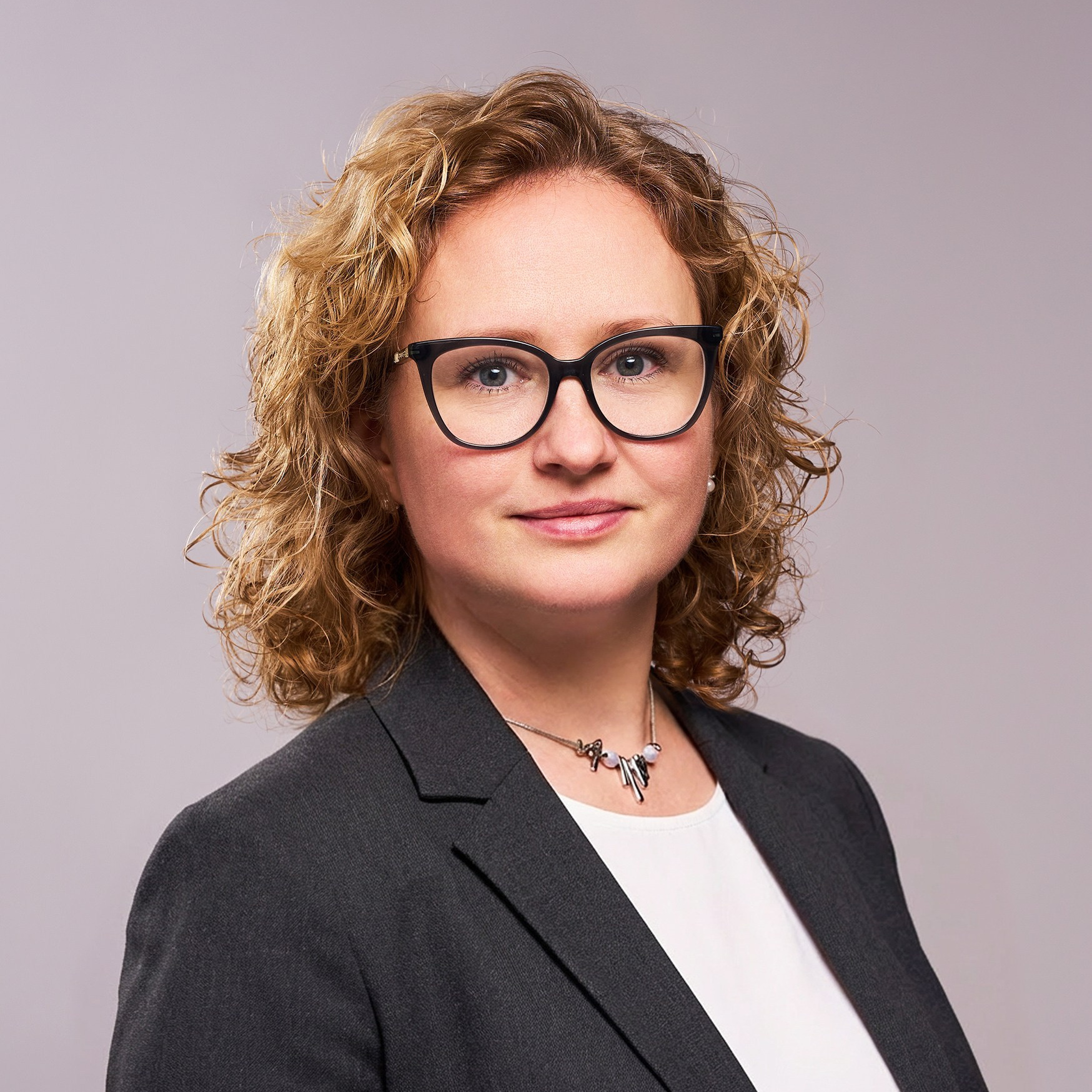 Деловой портрет для женщин и мужчин. Портретный фотограф Павел Бахирев. Москва