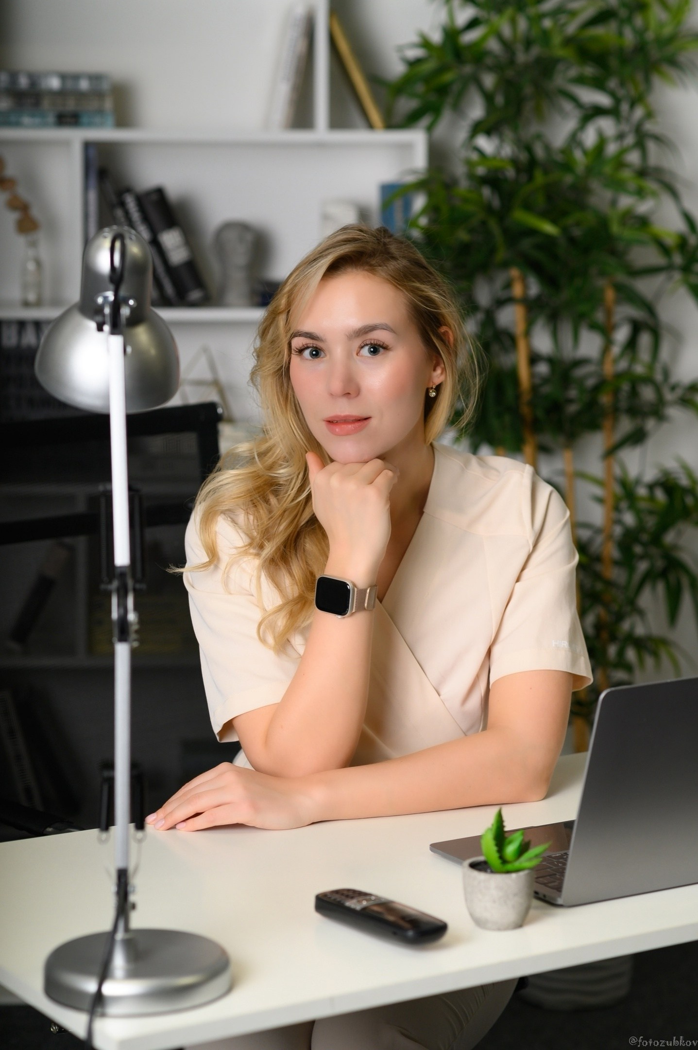 За белым халатом. Портретный фотограф в Москве Александр Зубков