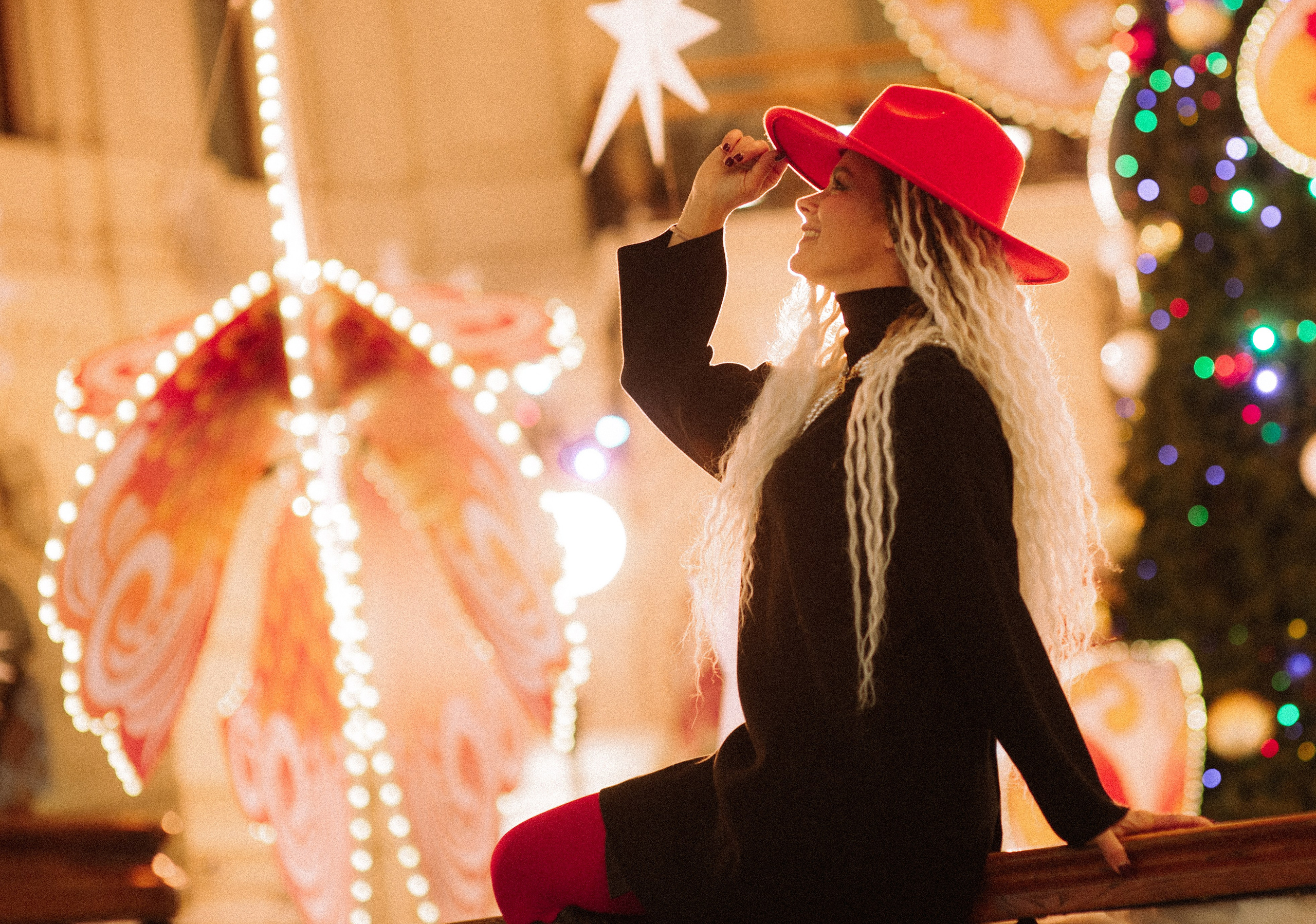 Как добавить ярких акцентов в зимний образ: вдохновляемся красной шляпой!. Safronov Ivan — a portrait photographer in Moscow