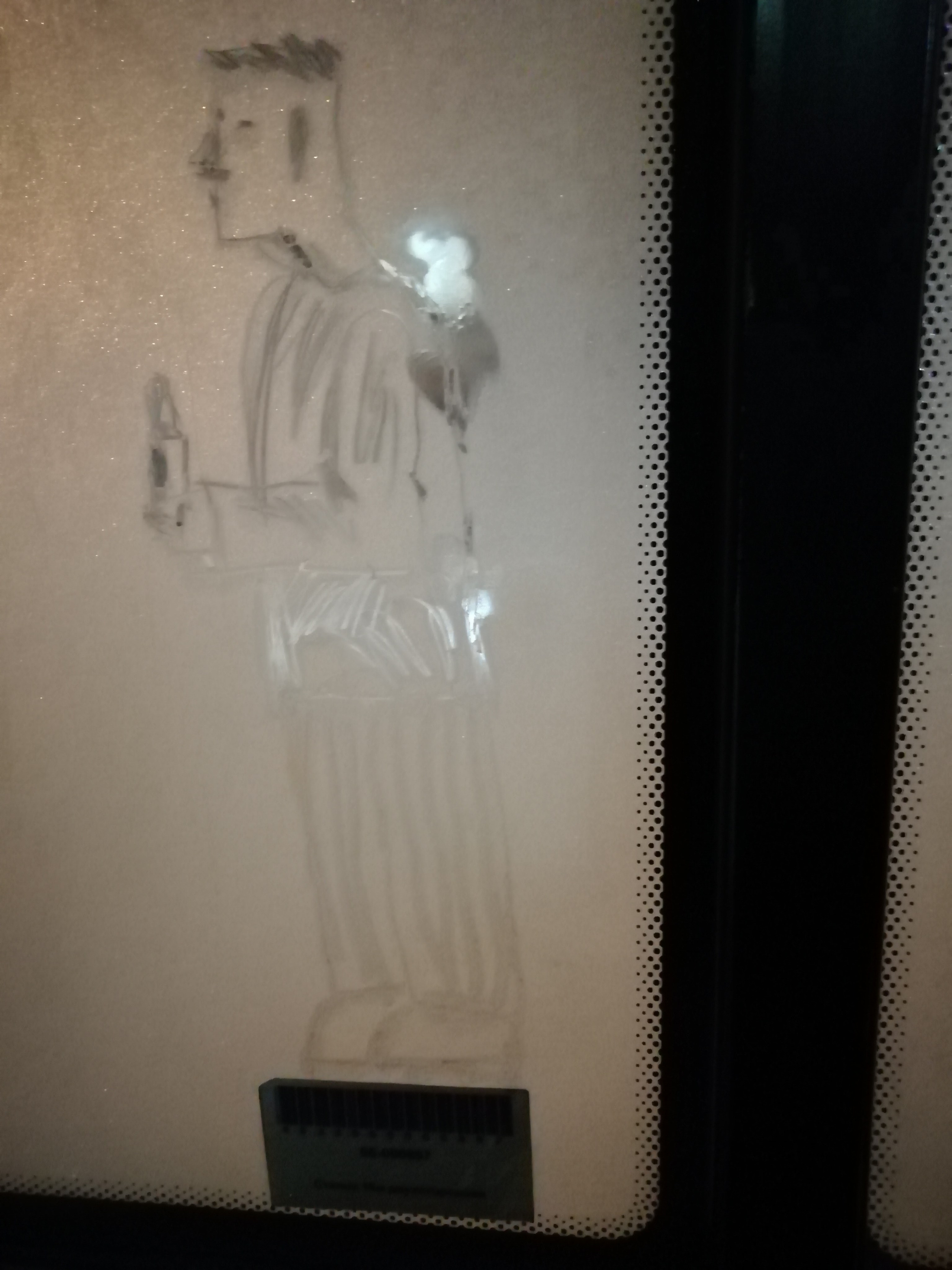 Рисункинаокнахавтобуса. Художник Рыбак Николай