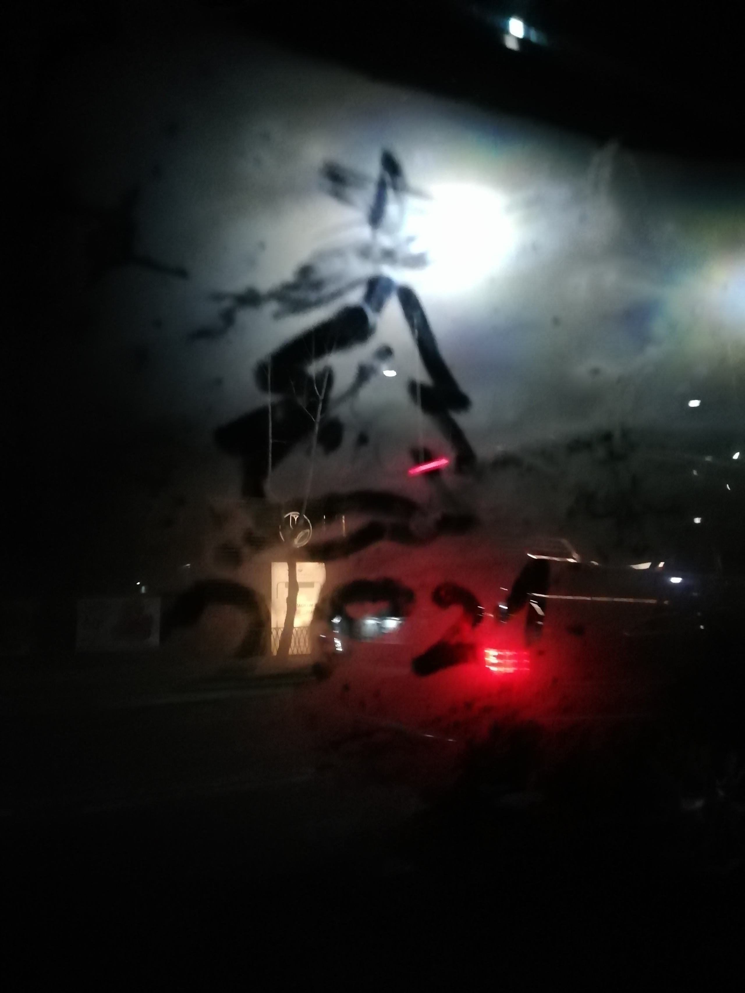 Рисункинаокнахавтобуса. Художник Рыбак Николай