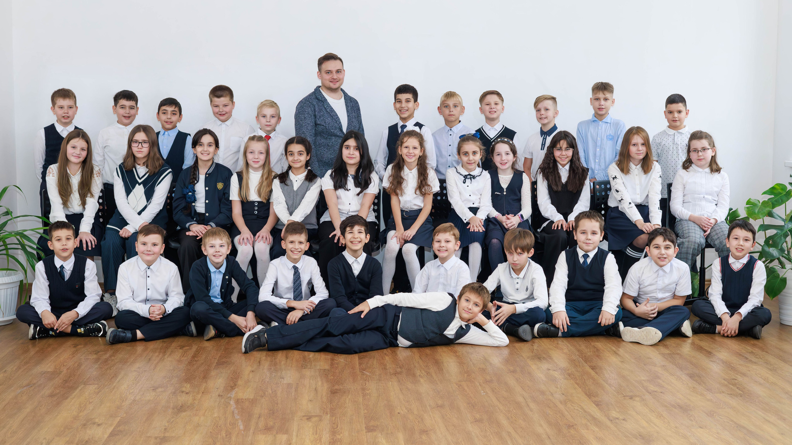 Выпускные альбомы для детского сада, школы и творческих студий Мытищи. Детский фотограф Москва, Мухаметова Юлия