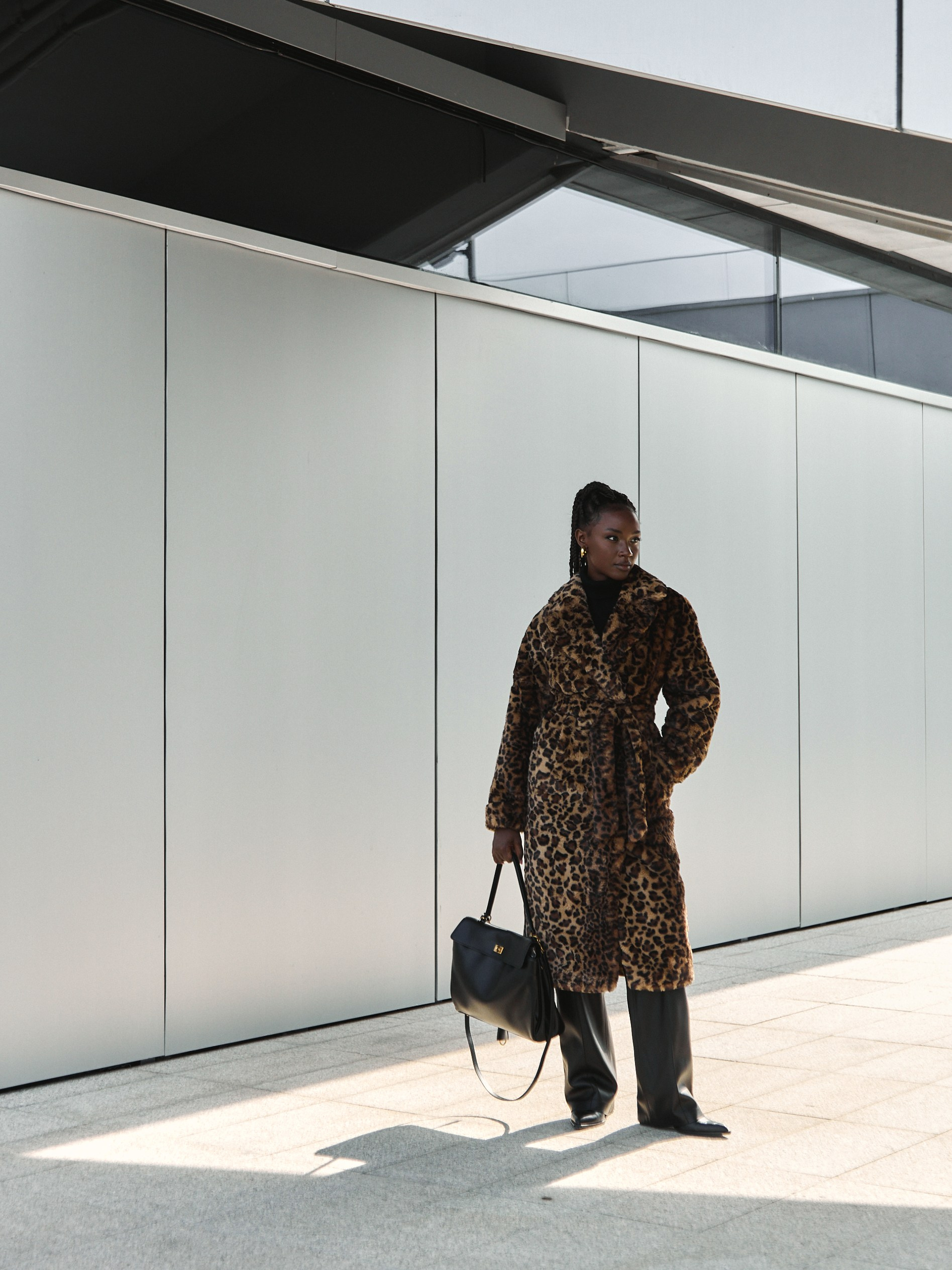Fashion and model test photographer based in Dubai and Abu-Dhabi