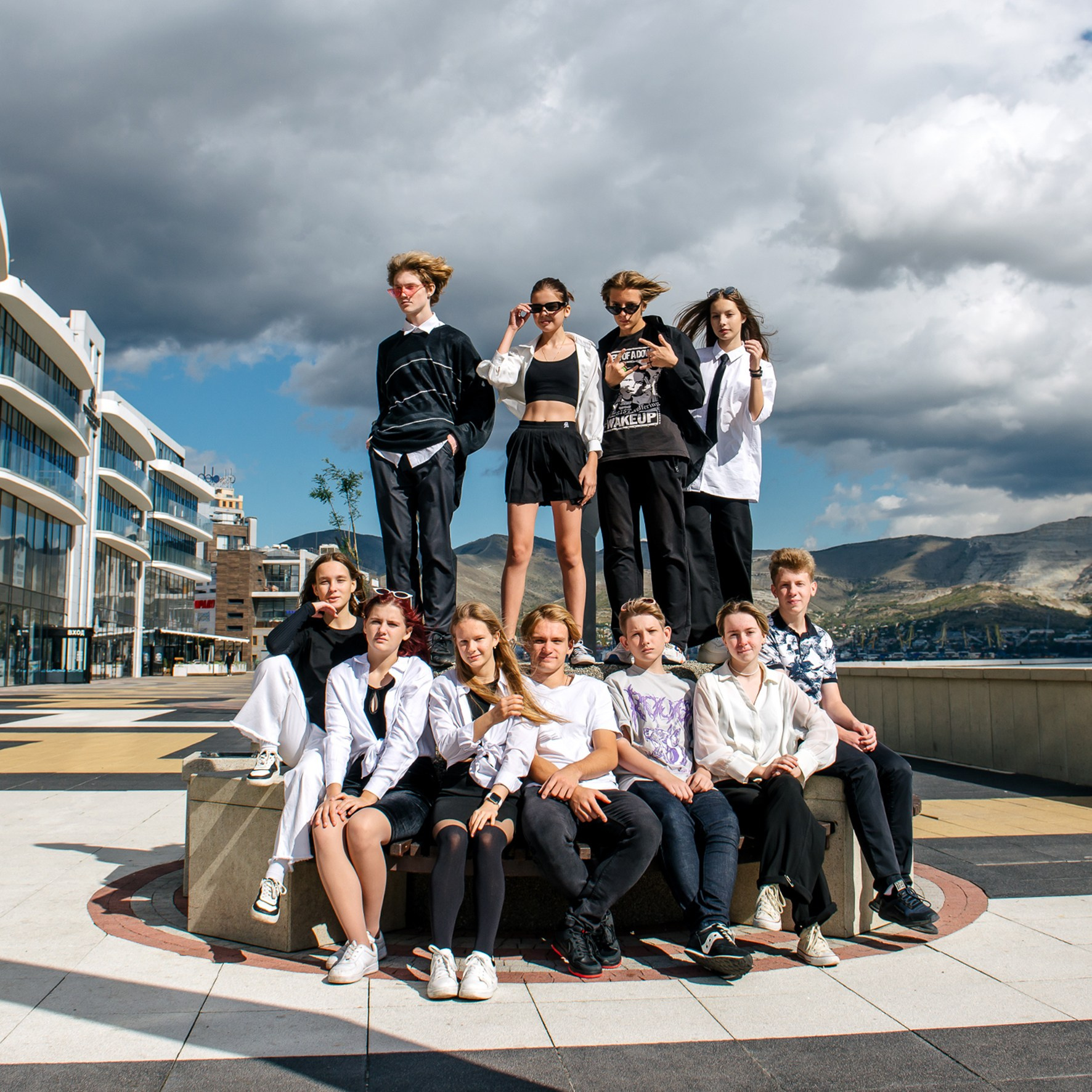 Выпускные альбомы, школьные фотосессии в городе Новороссийске