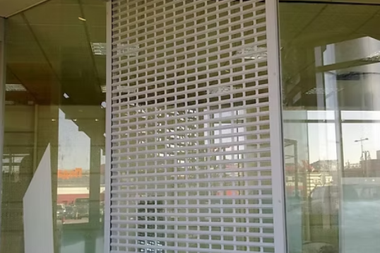 Рольставни Установка, Ремонт. во Владивостоке. Заказать Защитные Жалюзи Владивосток!. Ремонт Пластиковых Окон, Рольставни ремонт, Регулировка, Владивосток, Артем