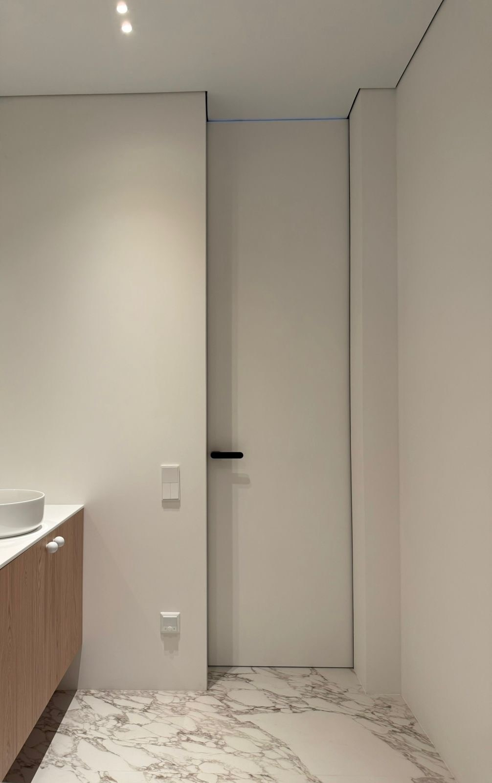 Квартал на Некрасова. Дизайн студия, занимаемся разработкой Дизайн проектов, реализацией проектов под ключ. Мы находимся в городе Екатеринбург. Зовут Рената