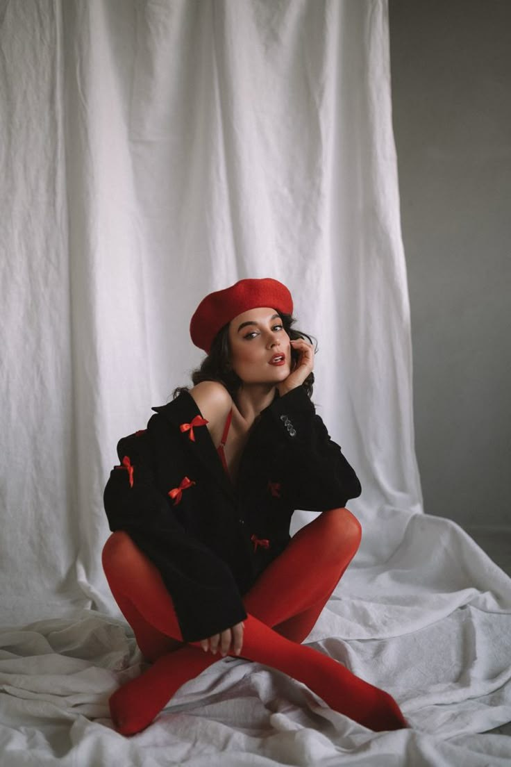 Красные колготки. Фотограф Елизавета Хамович Омск