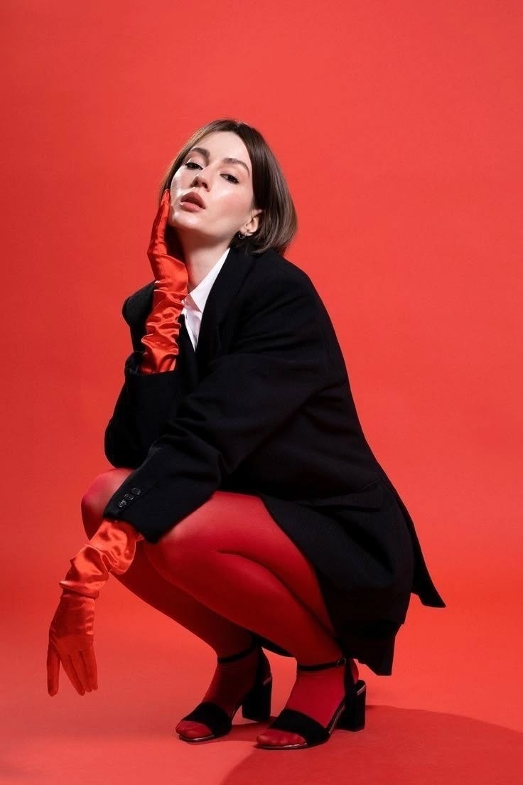 Красные колготки. Фотограф Елизавета Хамович Омск