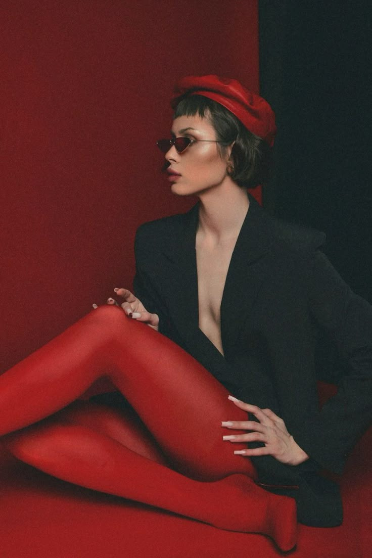 Красные колготки. Фотограф Елизавета Хамович Омск