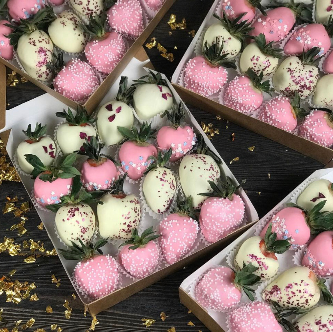 Наборы из клубники в шоколаде Сургут. Клубника в шоколаде в Сургуте