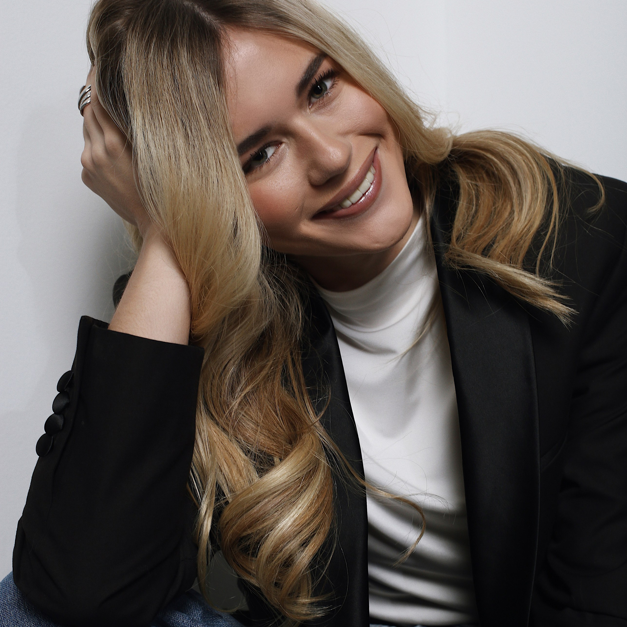 Контакты. Фотограф Ильина Арина Киселевск | Москва