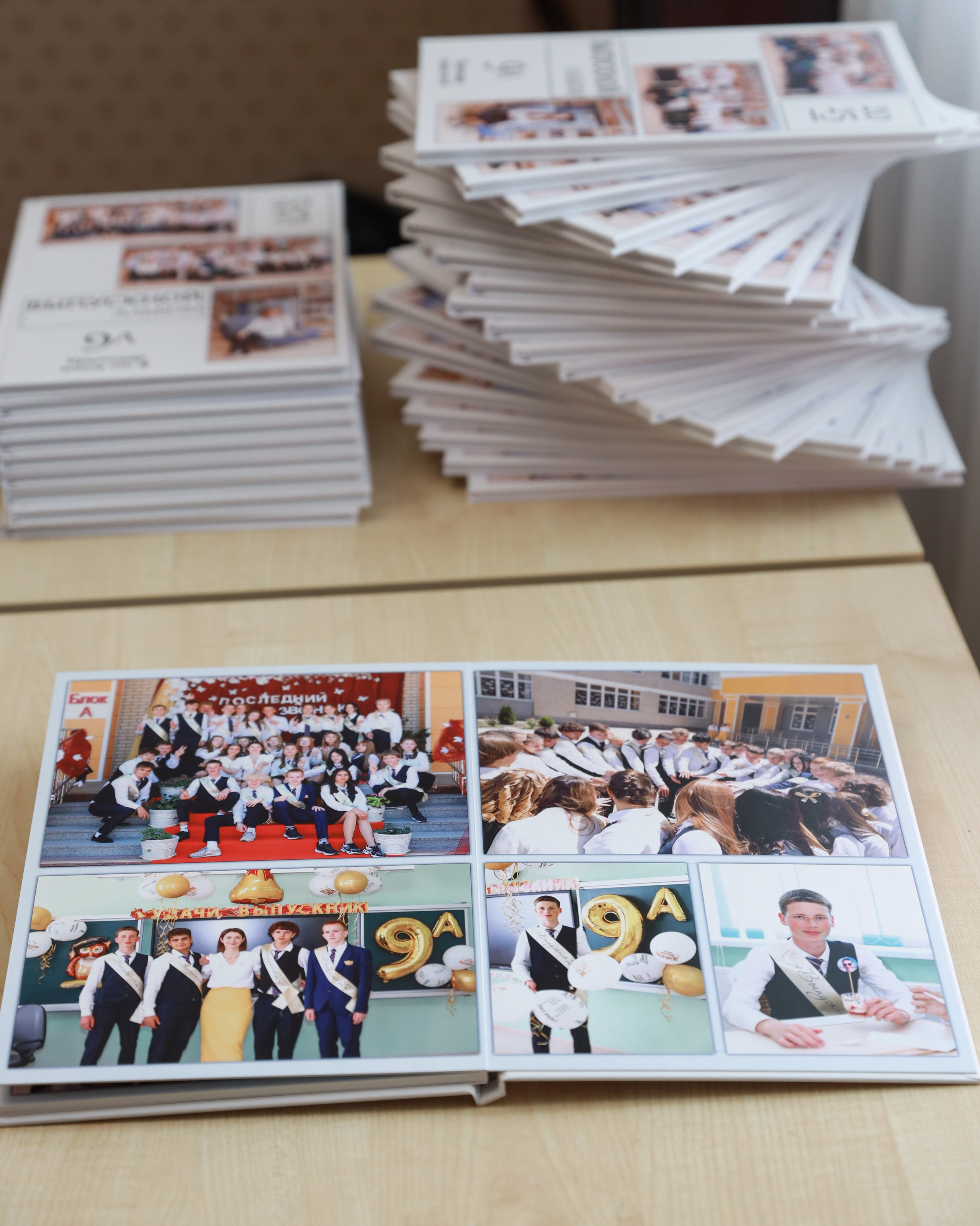 Портретная съёмка, девушка с пером