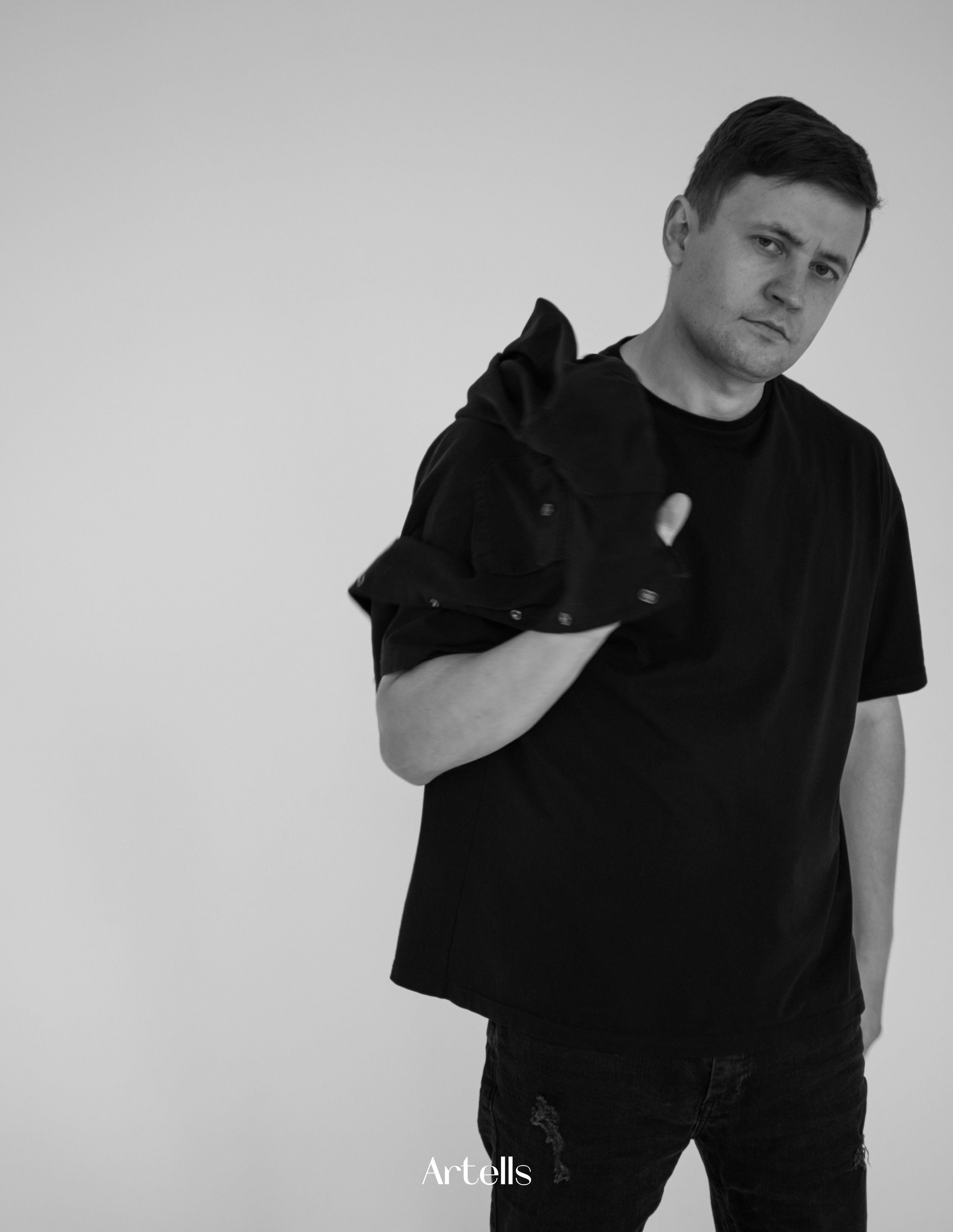 Портрет кинорежиссера Александра Кузовкова, опубликованный в журнале Artells, New York, NY. Фотограф Ульяна Красикова.