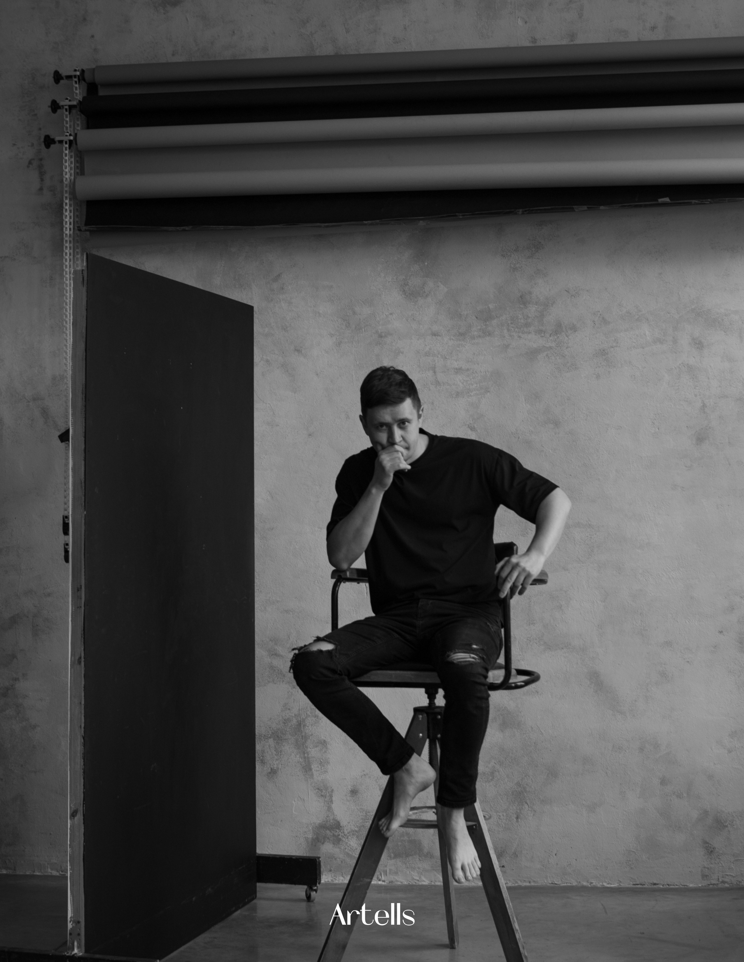 Портрет кинорежиссера Александра Кузовкова, опубликованный в журнале Artells, New York, NY. Фотограф Ульяна Красикова.