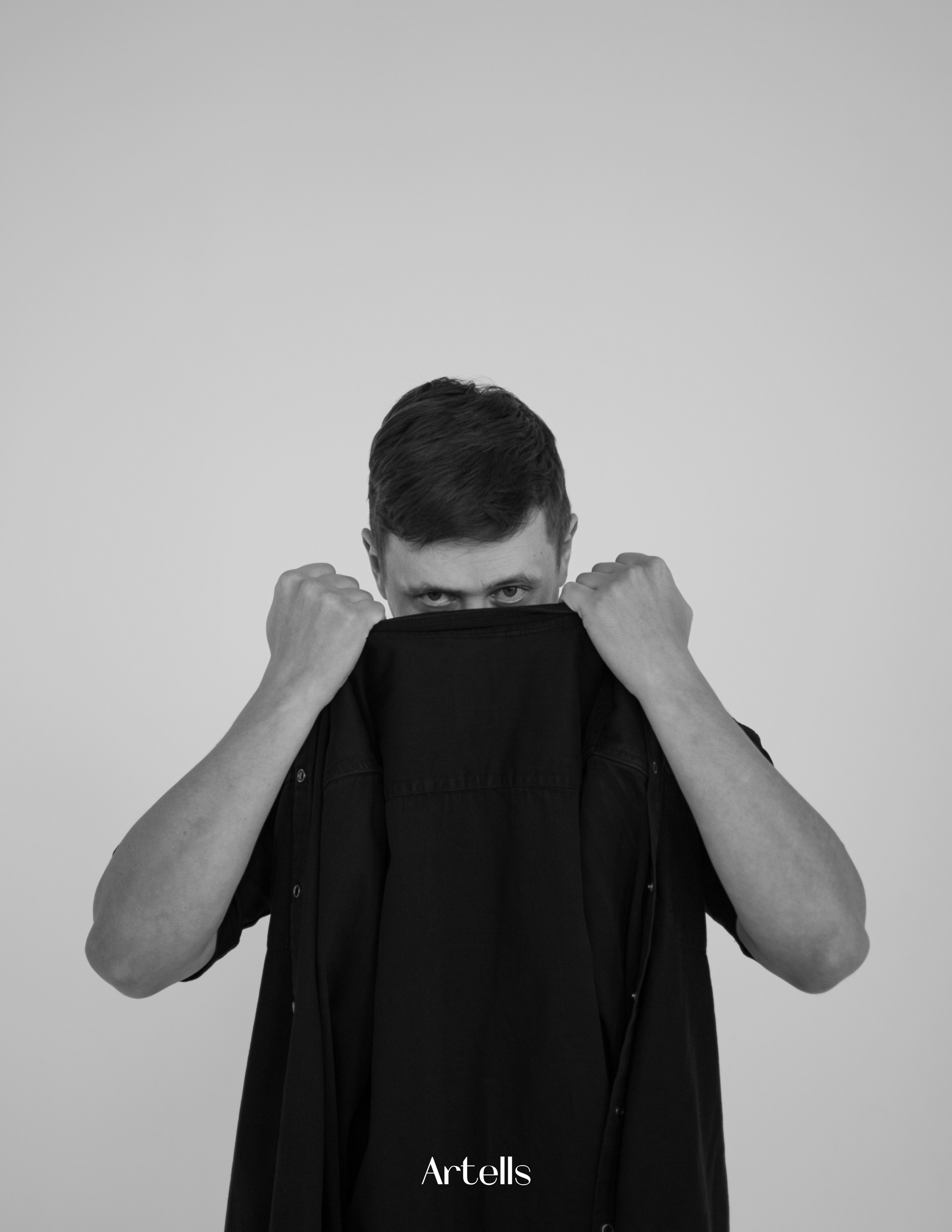 Портрет кинорежиссера Александра Кузовкова, опубликованный в журнале Artells, New York, NY. Фотограф Ульяна Красикова.