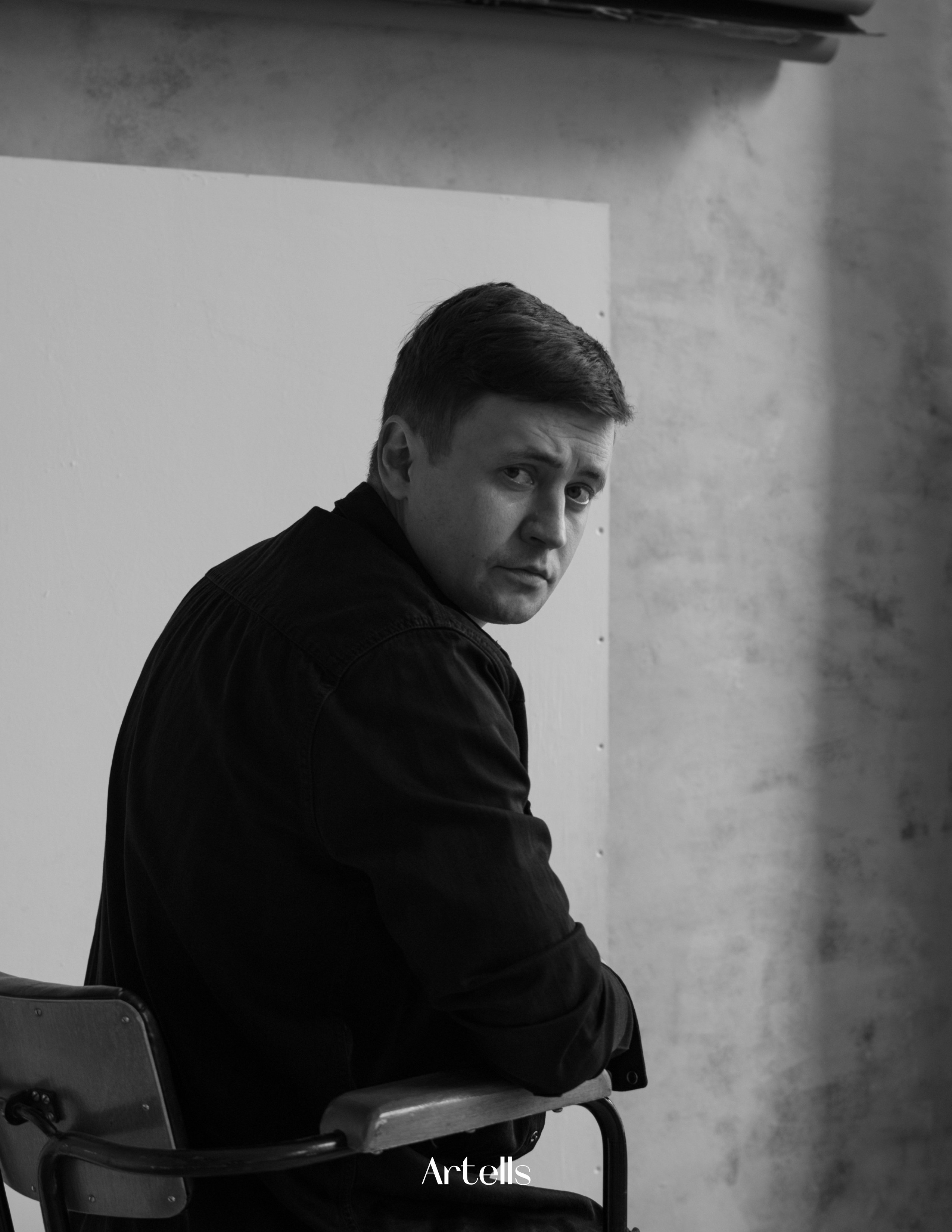 Портрет кинорежиссера Александра Кузовкова, опубликованный в журнале Artells, New York, NY. Фотограф Ульяна Красикова.