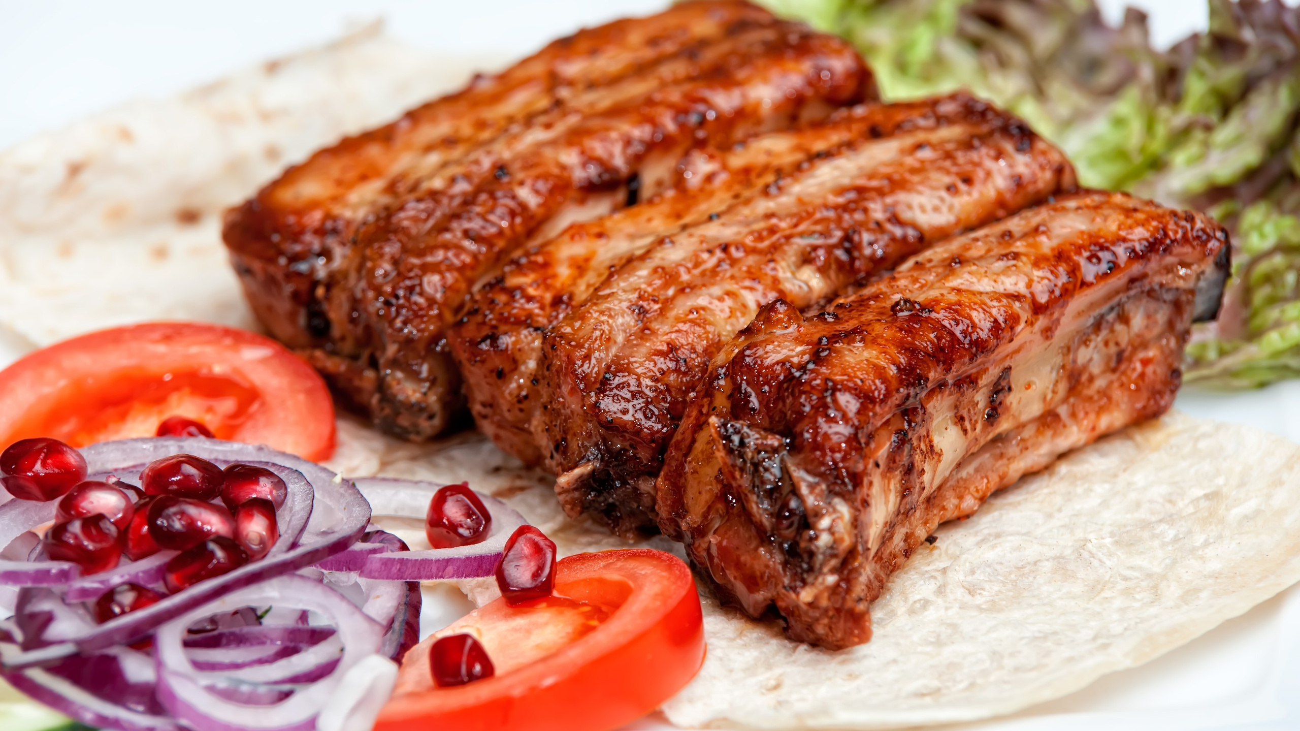 Блюда на мангале. Грузинская кухня. Доставка блюд по меню. Доставка комплексных обедов
