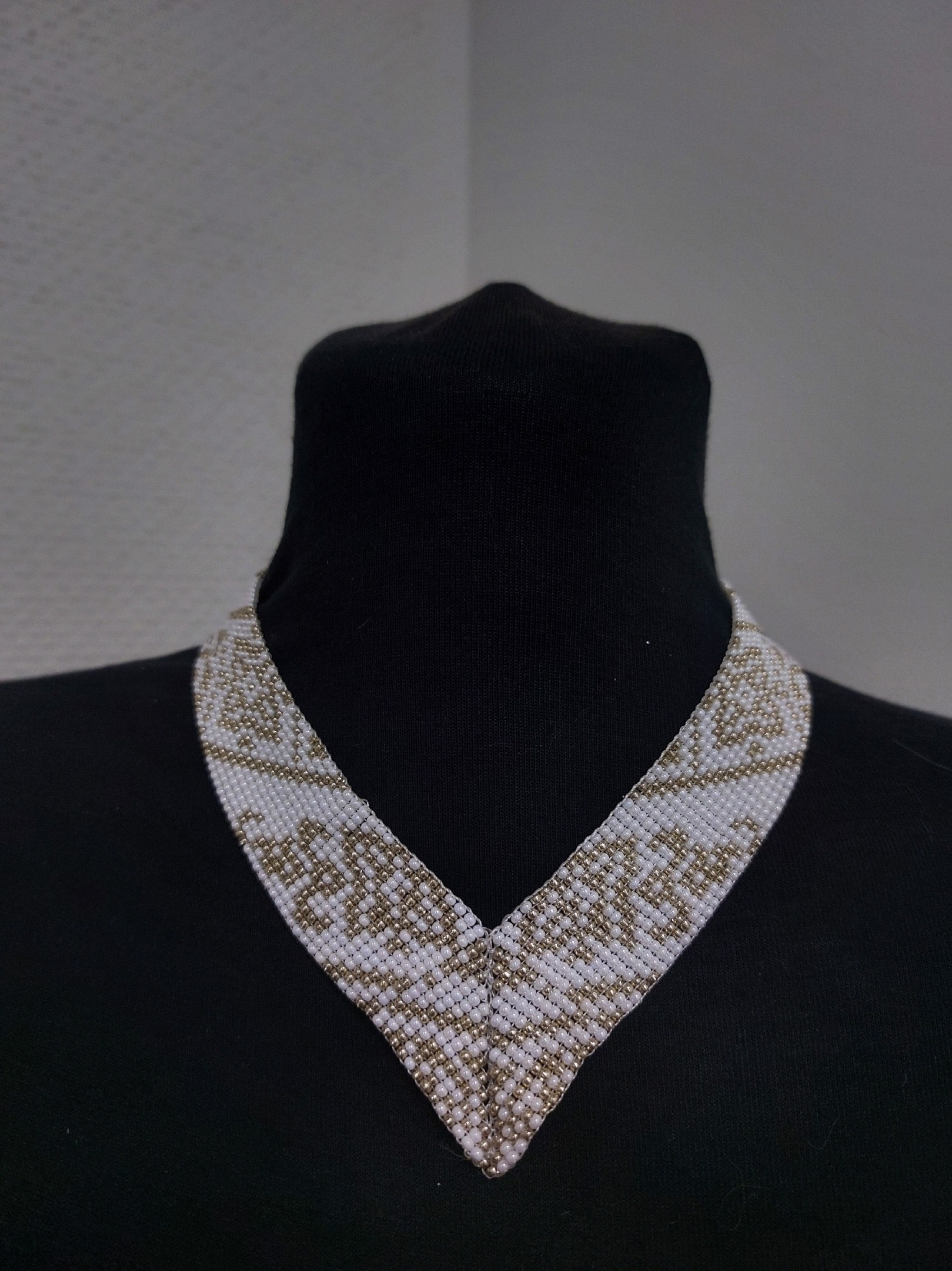 Очелье в славянском стиле — ободок для головы с вышивкой и орнаментом, народный костюм