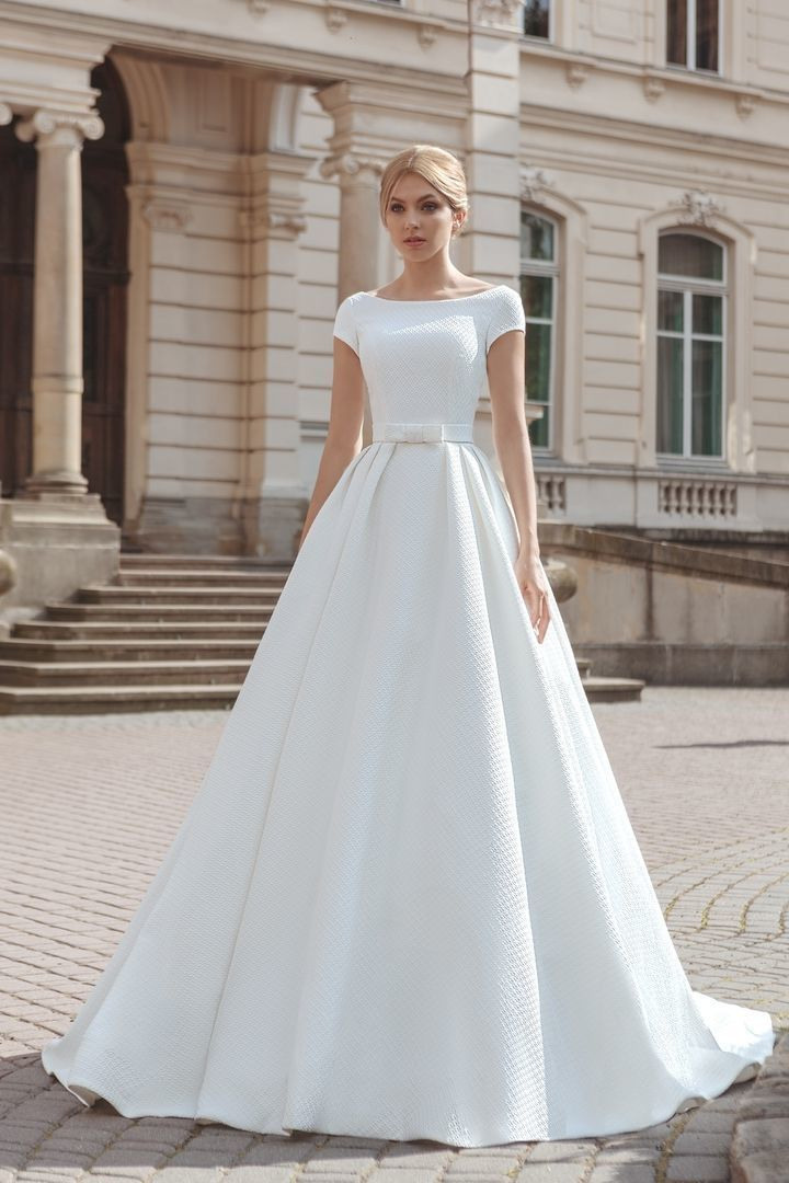 Модные свадебные платья 2022 года. Ведущая СПБ Надежда Кожина