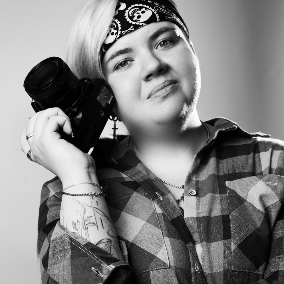 Контакты. Фотограф и оператор в Москве Елизавета Коргалидзе