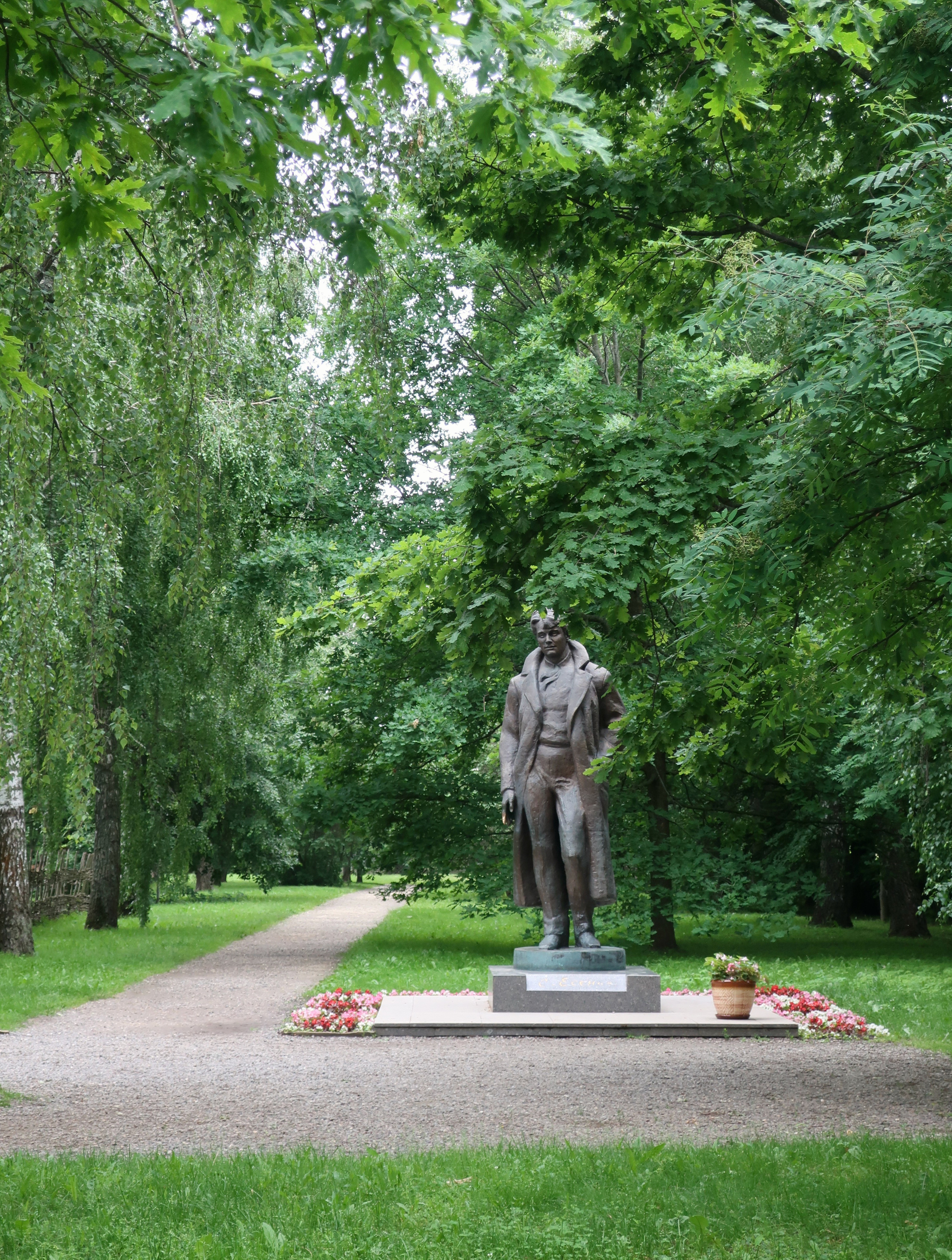 Родина Сергея Есенина: Дом-музей поэта в селе Константиново на берегу. Проект «Фотокладовка»: блог уличной фотографии в формате street photo