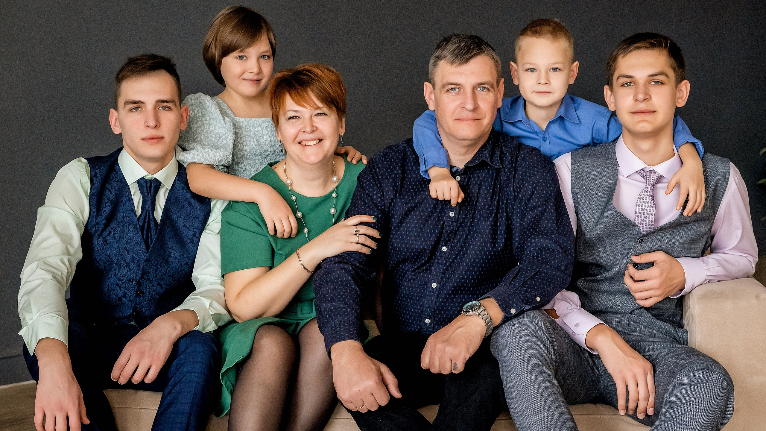 Семейная фотосессии в студии в Ростове на Дону: запечатлейте моменты счастья!