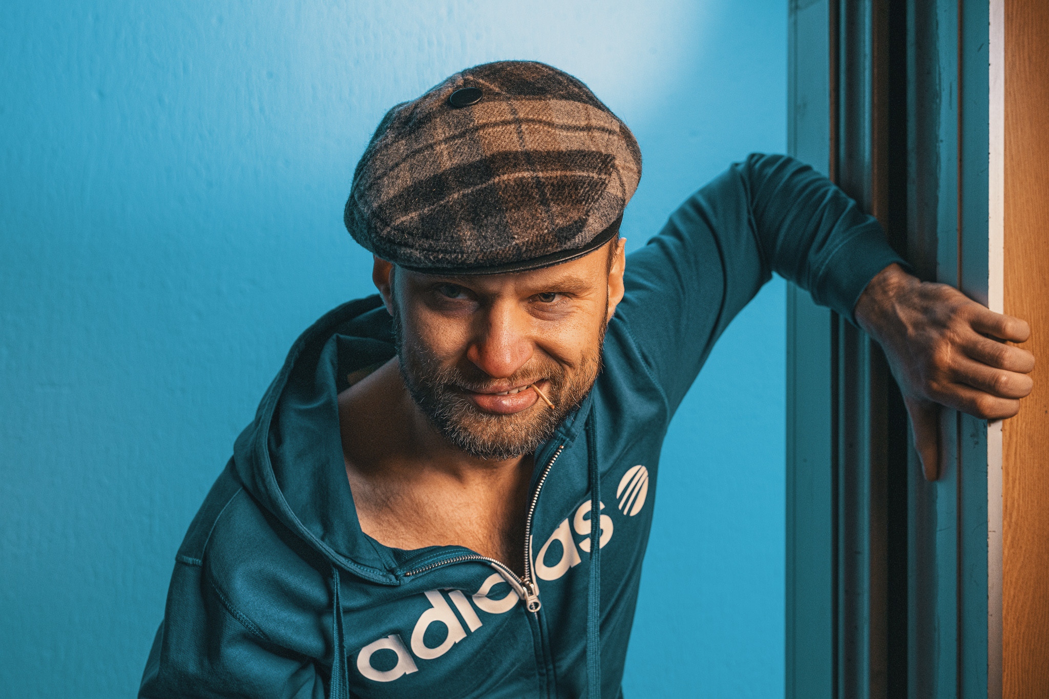 Мужской портрет в лифте