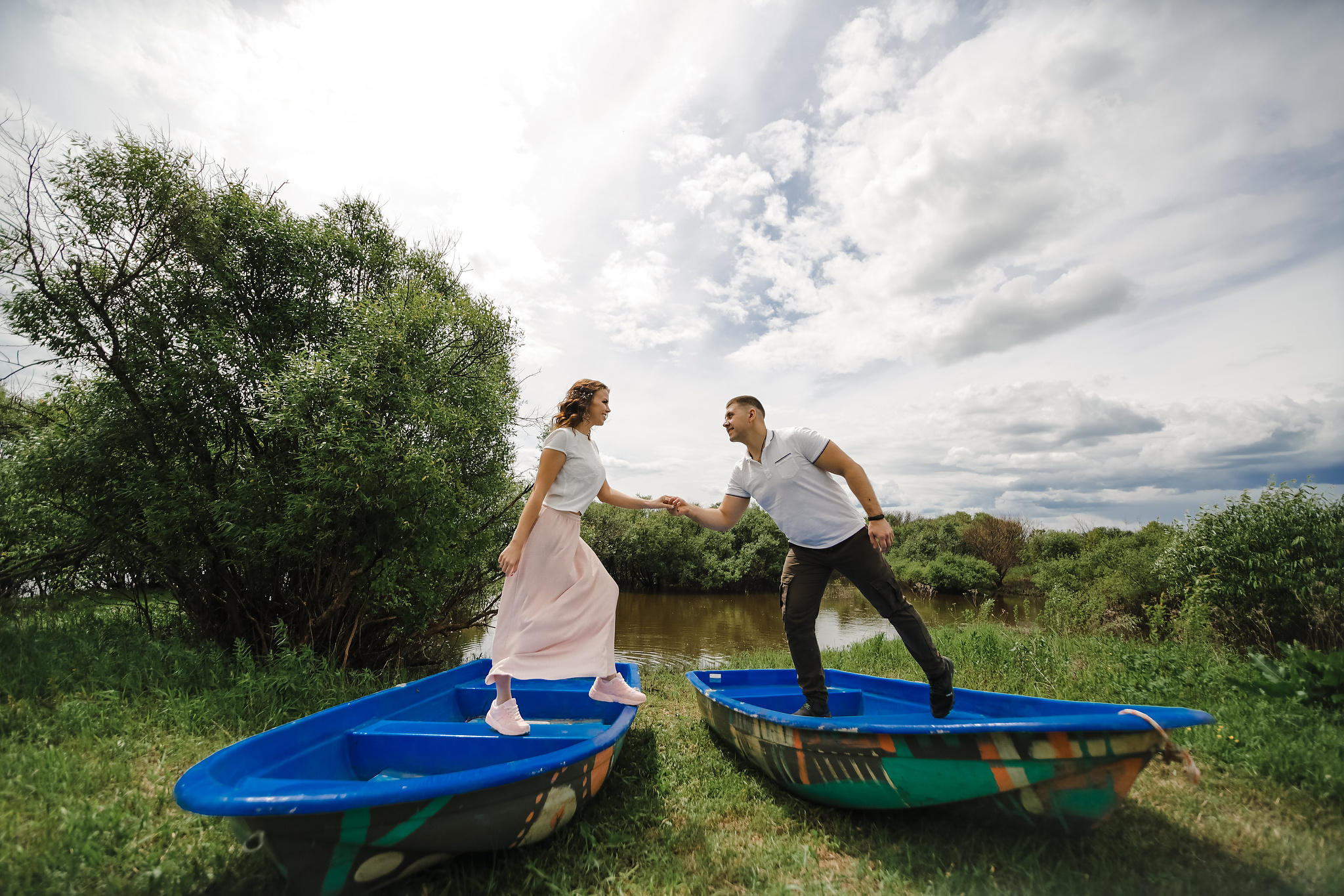 Катя и Вова. Органичность, спаниель и телефонная будка. Фотограф Антон Никандров