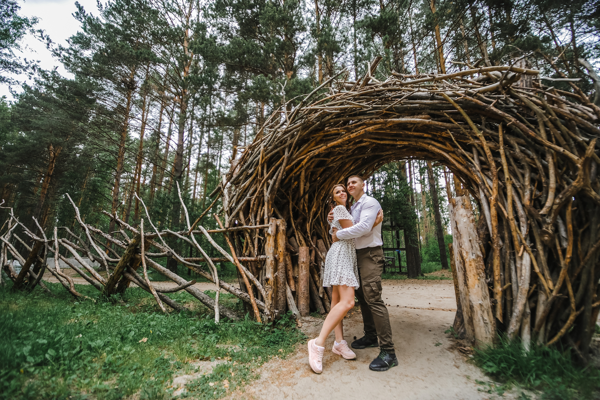 Катя и Вова. Органичность, спаниель и телефонная будка. Фотограф Антон Никандров