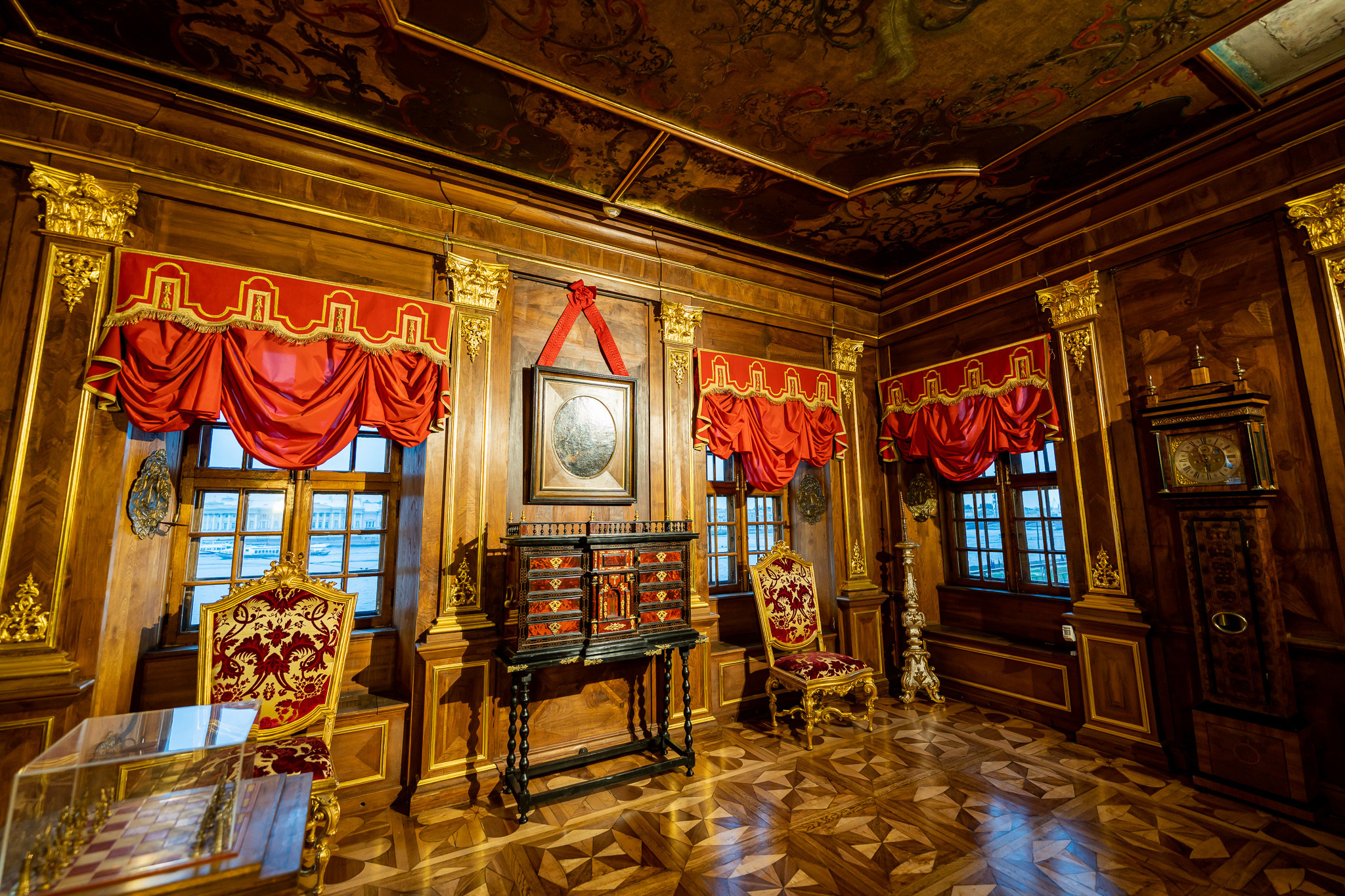 Интерьеры Меньшиковского дворца в Санкт-Петербурге