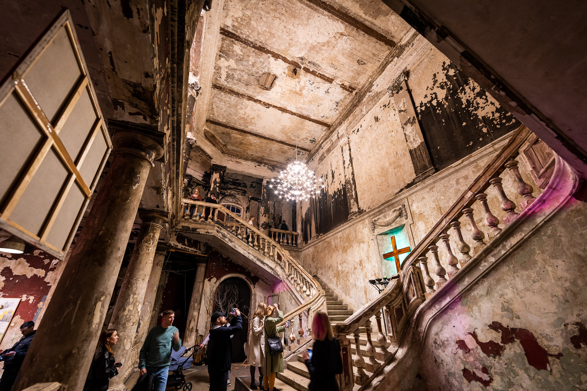 Интерьеры лютеранской церкви святой Анны в Петербурге