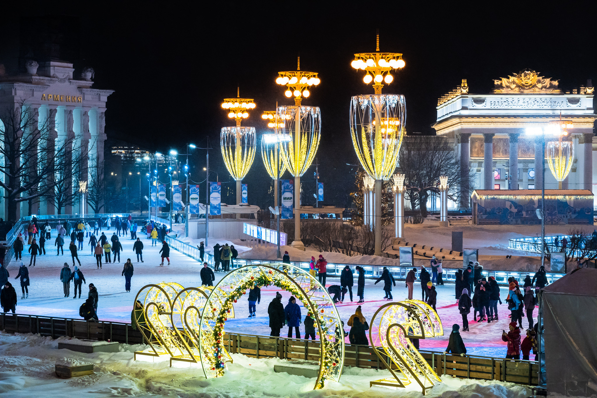 Праздничное украшение ВДНХ на новый год