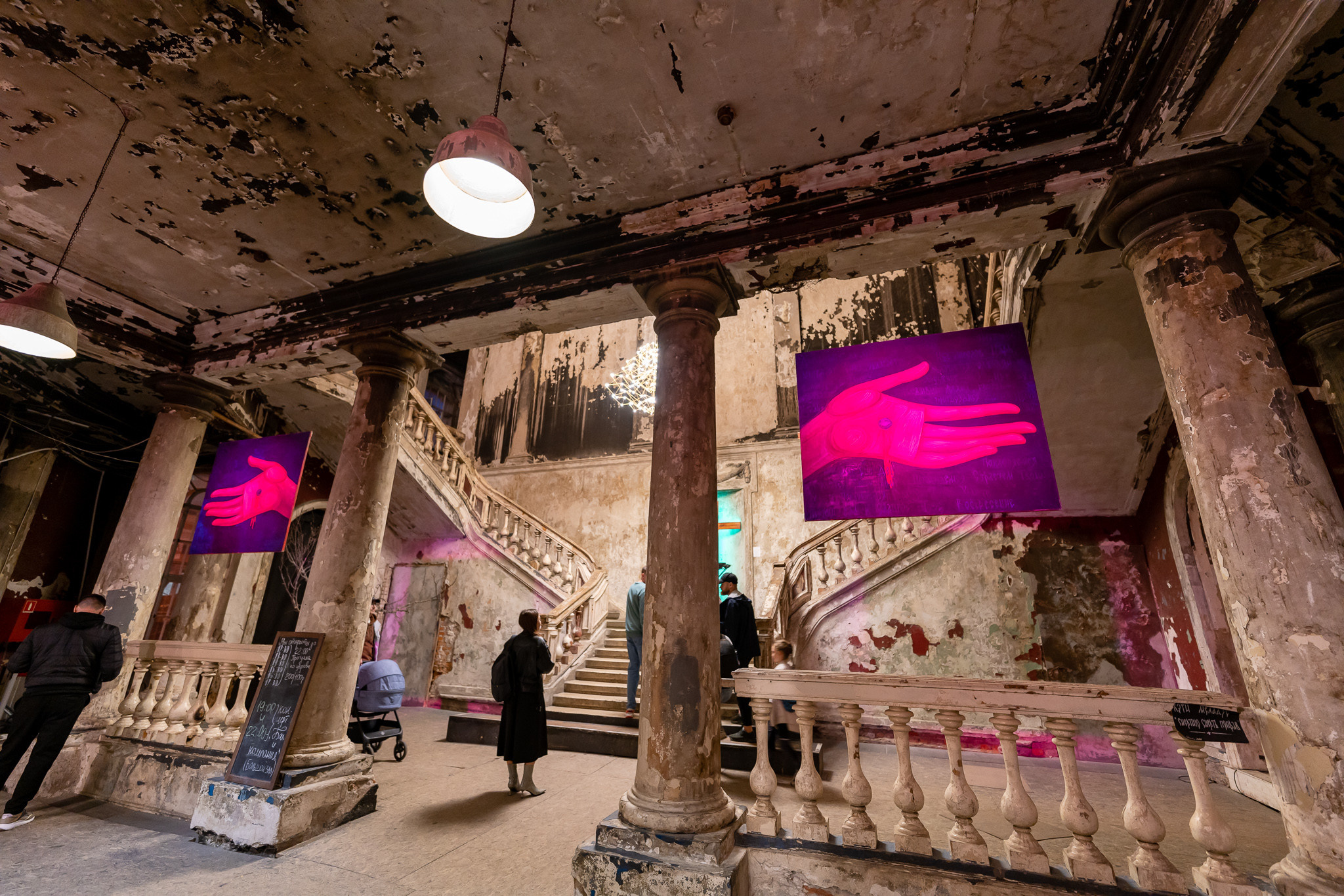 Интерьеры лютеранской церкви святой Анны в Петербурге