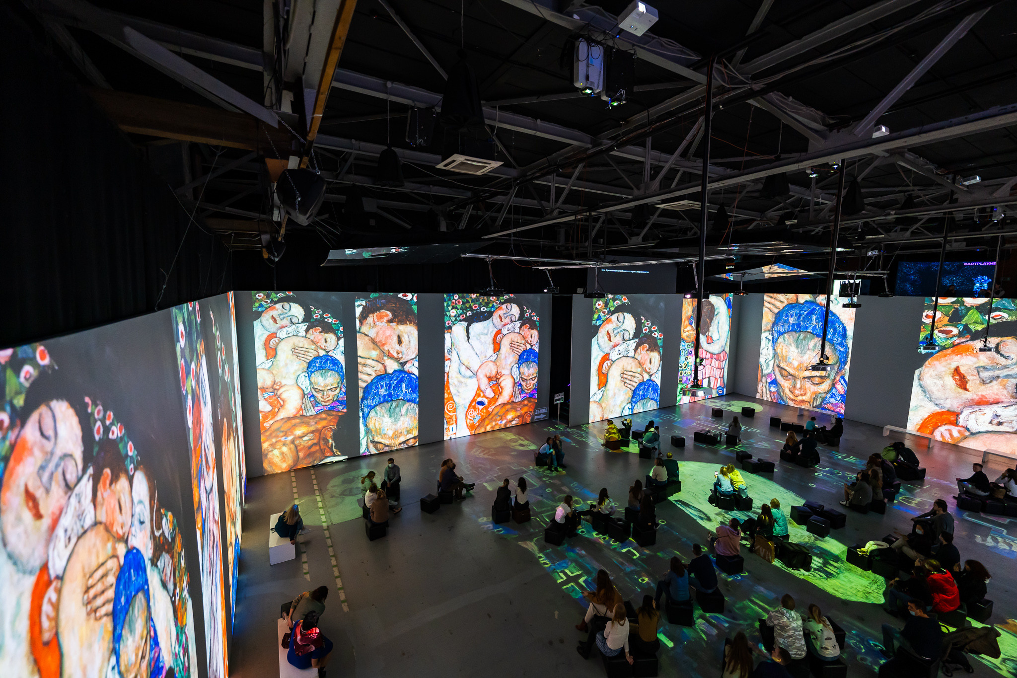 Мультимедиа выставка в арт-пространстве ARTPLAY в Москве