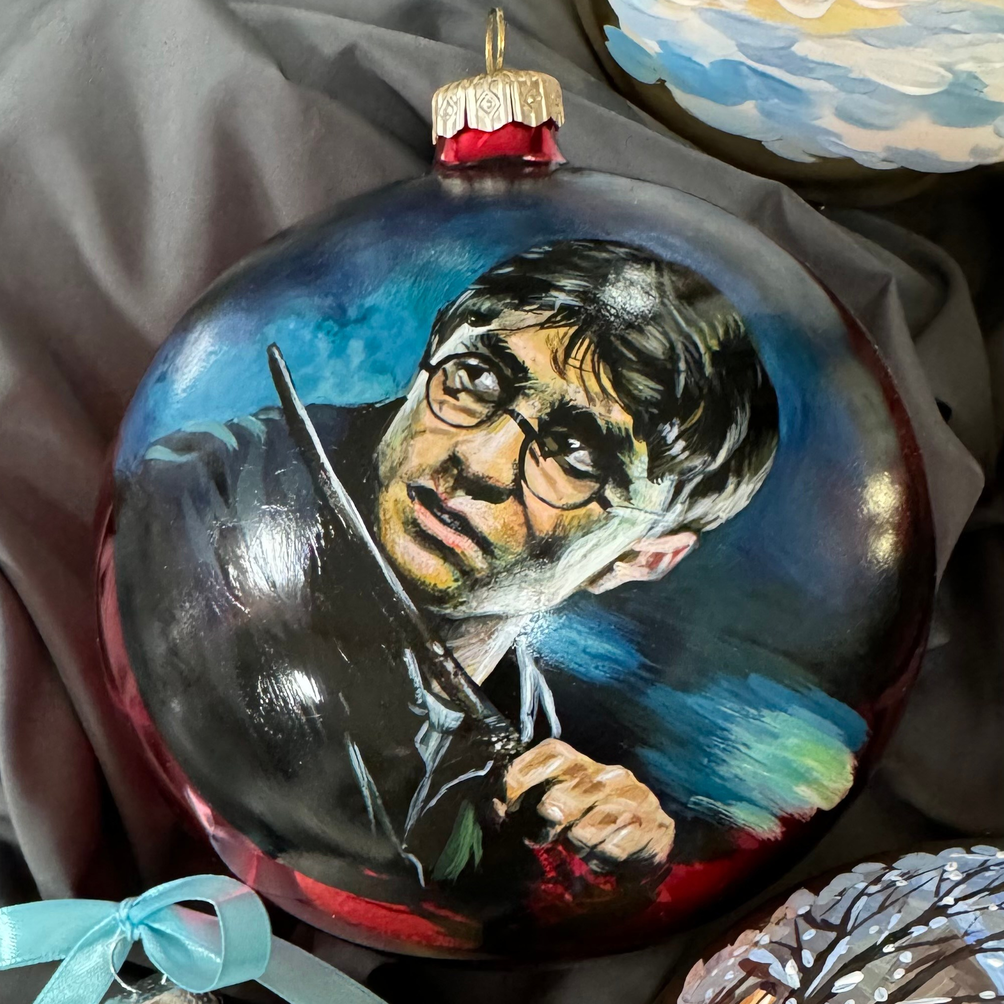 Портфолио — портреты. Художественная ручная роспись елочных шаров, корпоративные подарки и восковые аромасвечи