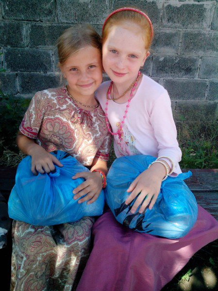 22 августа около 50 донецких детей получили гуманитарную помощь. Пища для Жизни