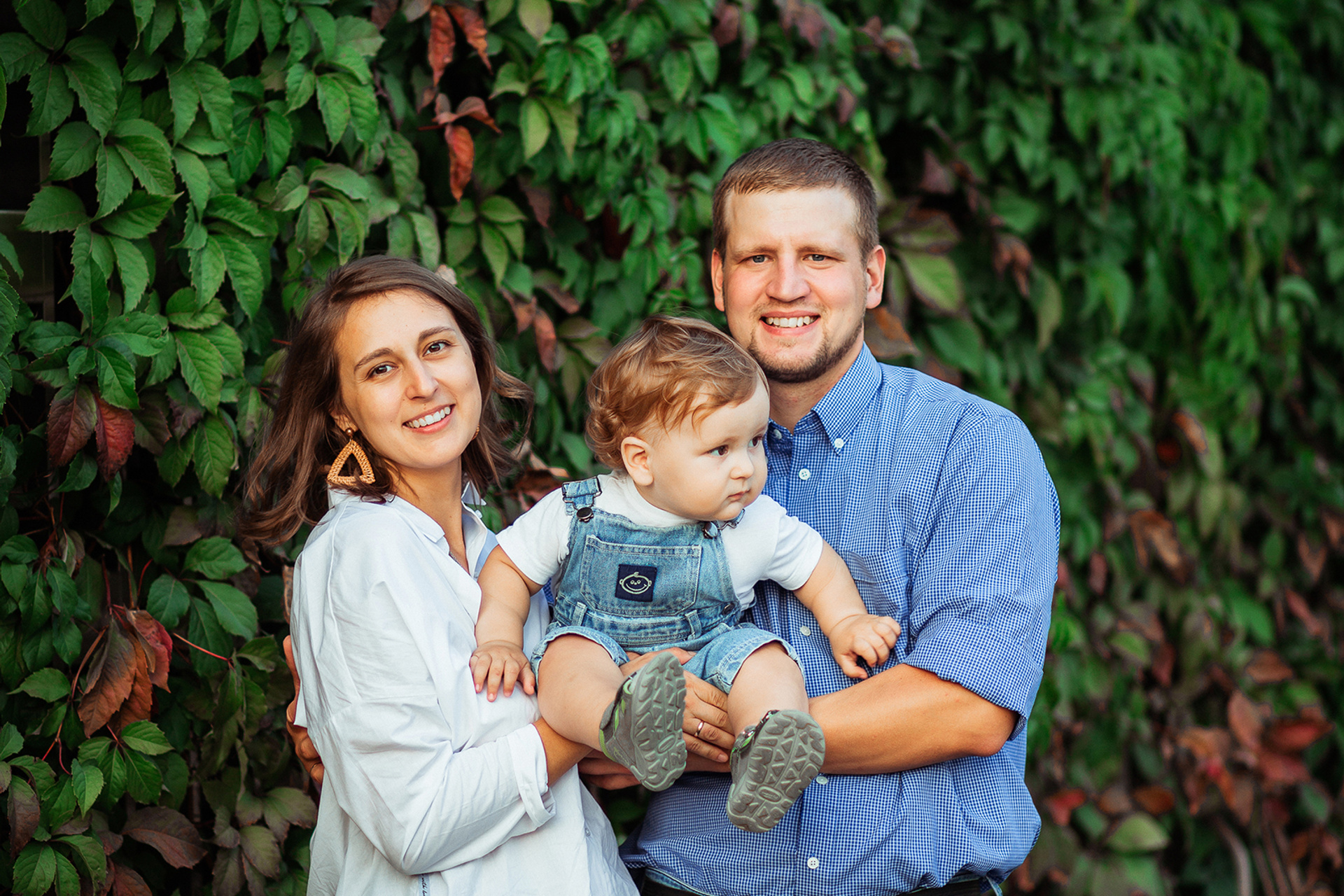 Прогулка Дружной семьи Аня, Иван и Илья