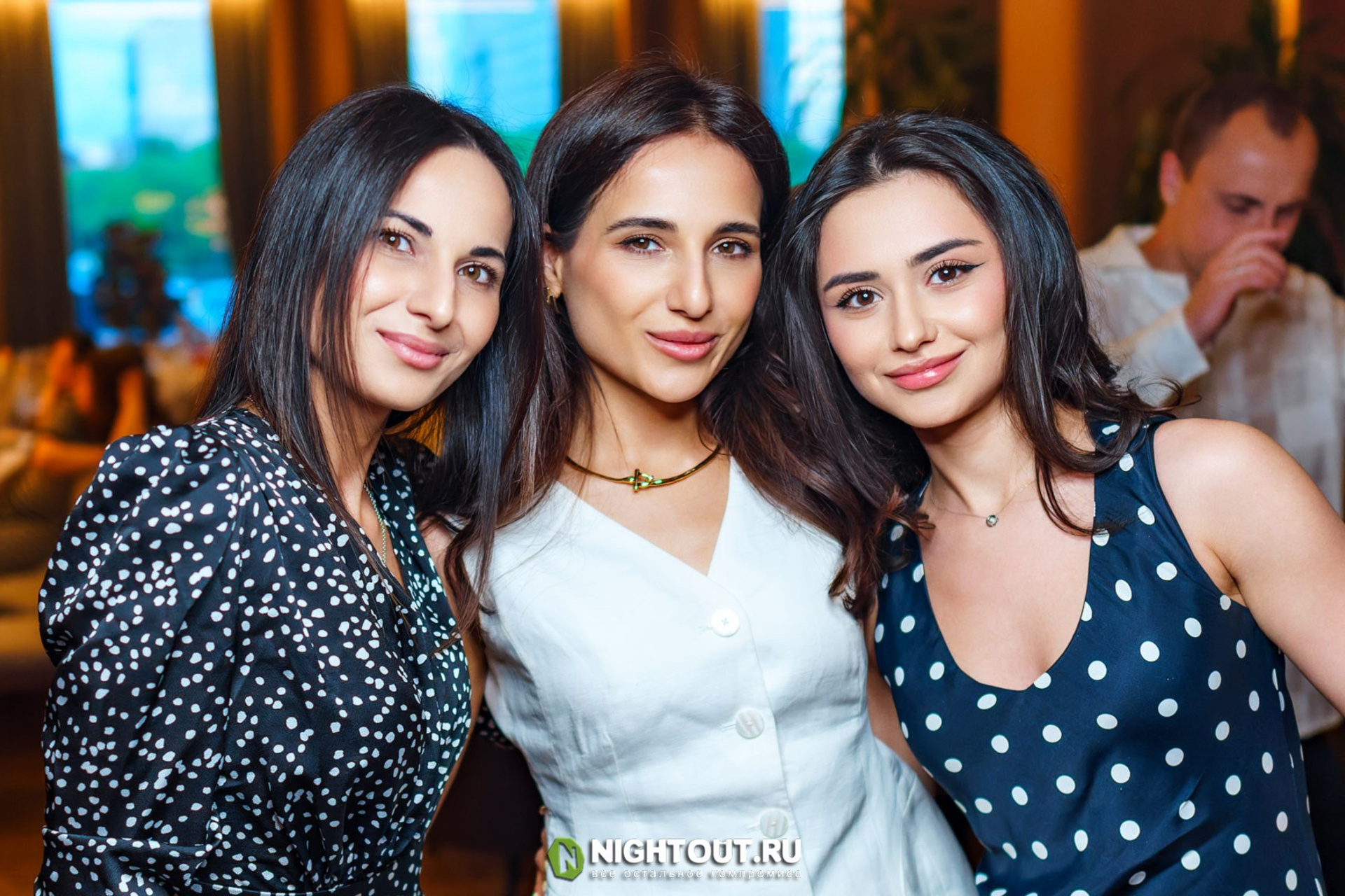 MOSCOW NEVER SLEEP. NIGHTOUT.RU Журнал о ночной жизни города