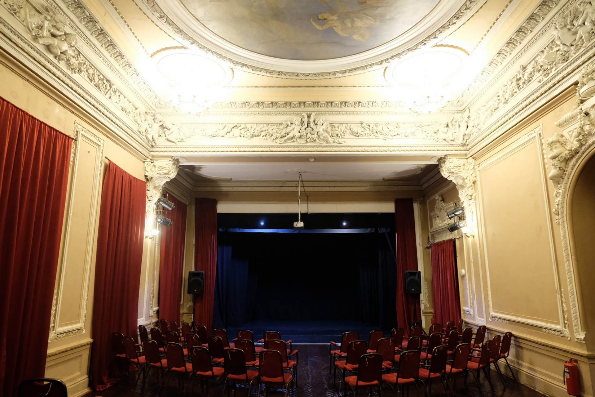 Аренда театрально-концертного зала под спектакли и концерты. Дом Шрёдера
