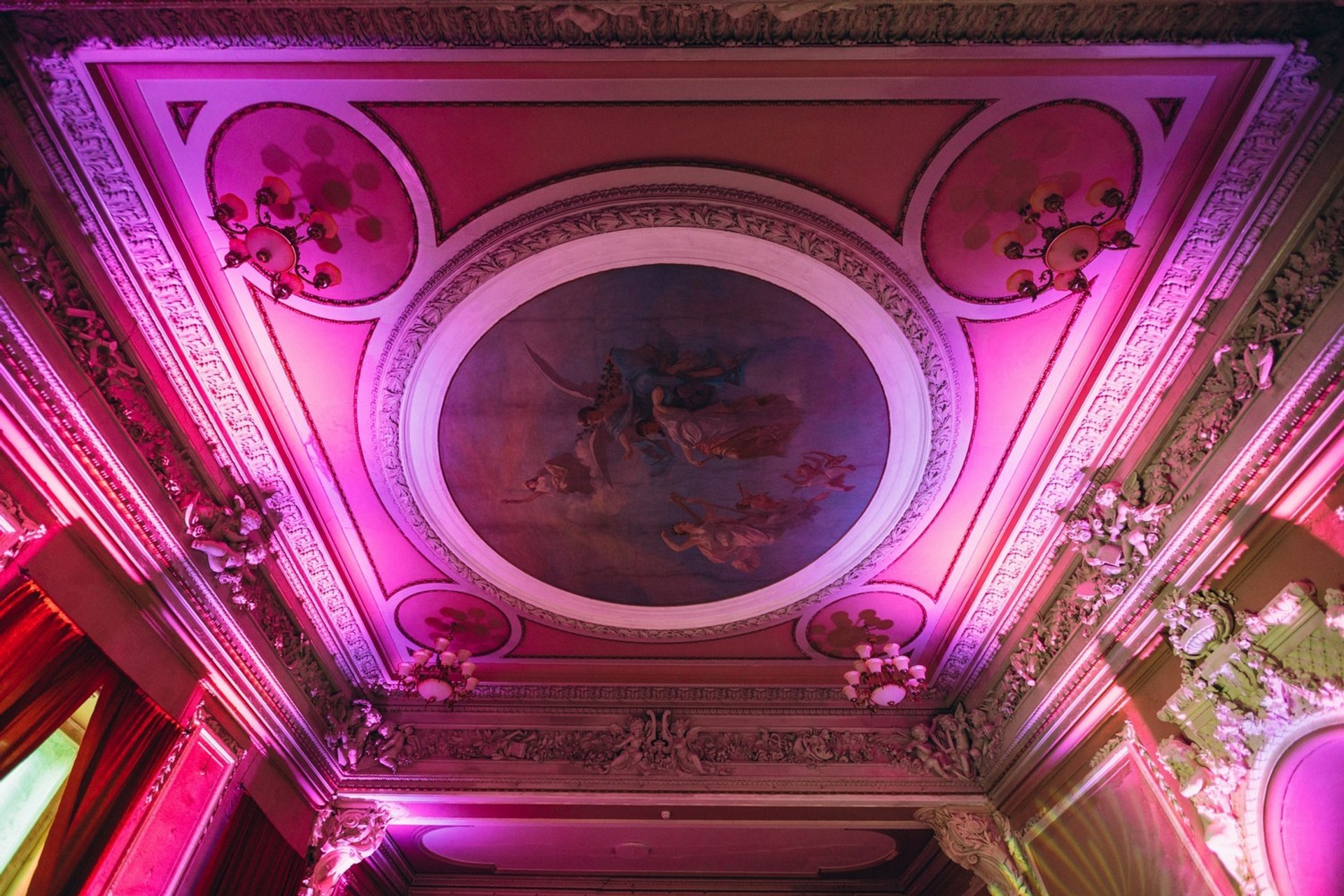 «Новогодний джаз» изысканный концерт за столиками с фуршетом. Дом Шрёдера