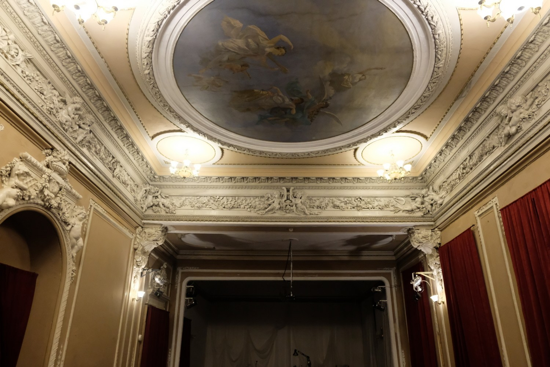 Аренда театрально-концертного зала под спектакли и концерты. Дом Шрёдера