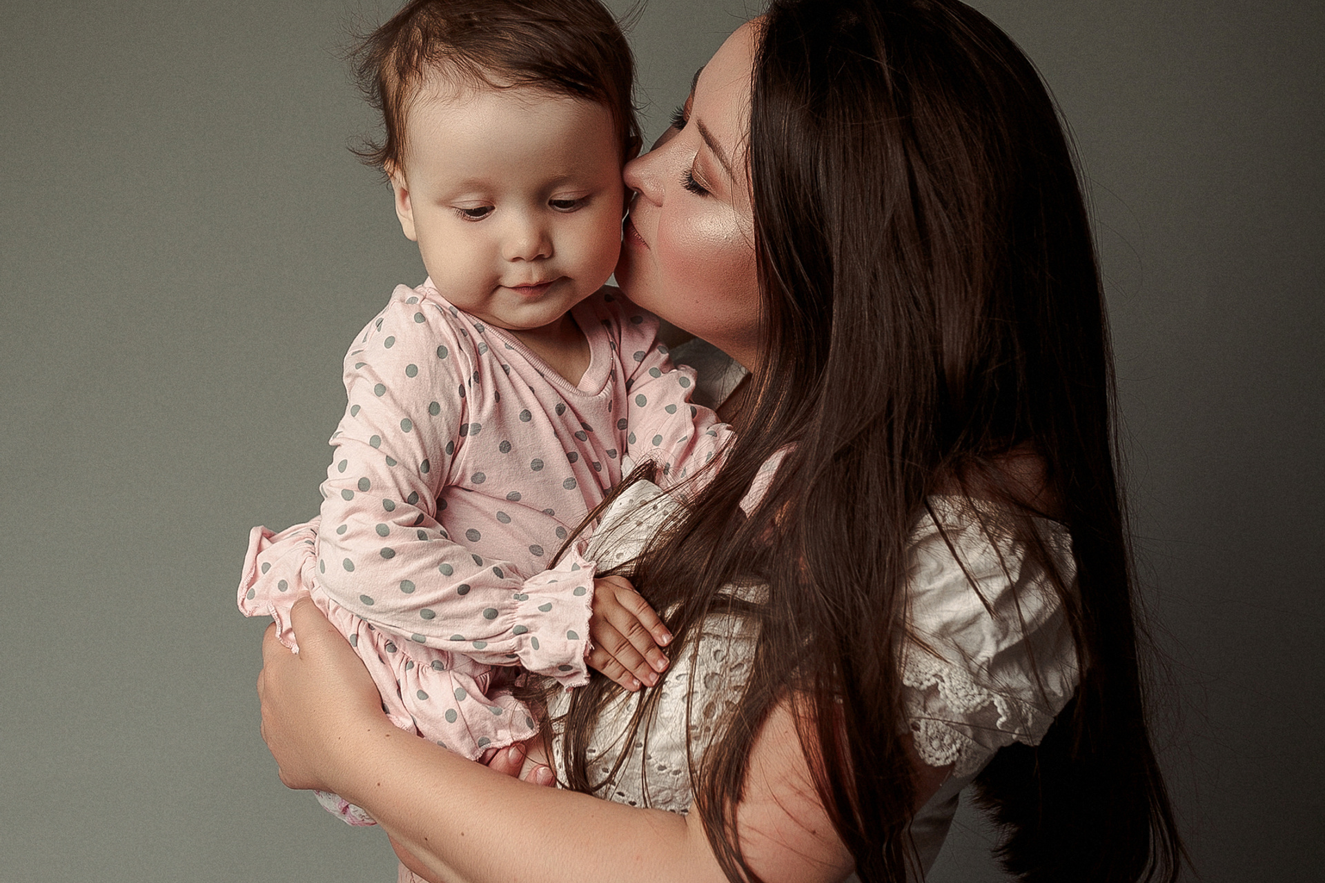 Мтеринство. Фон