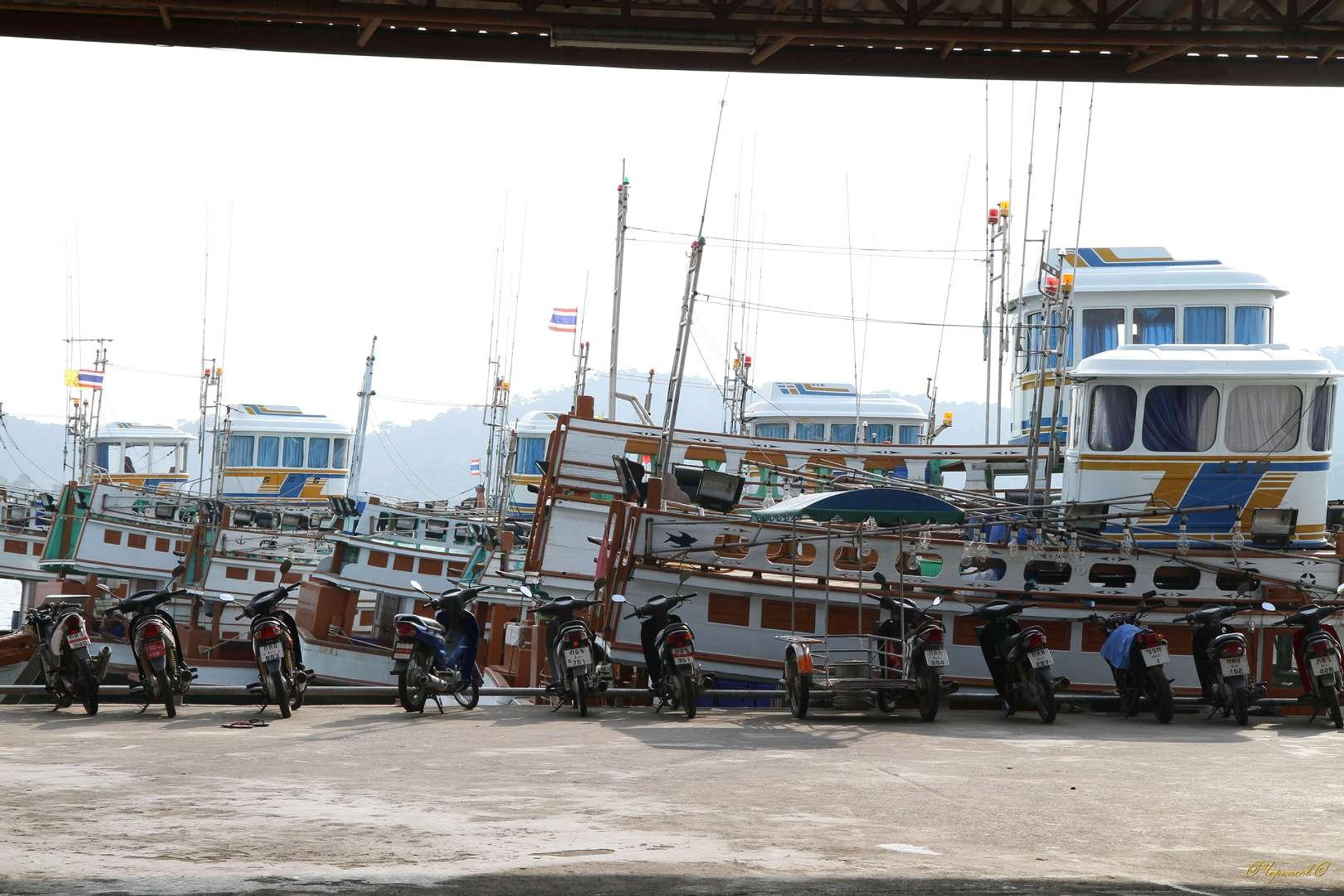 Тайланд 2011 г. Улица, люди, жизнь…