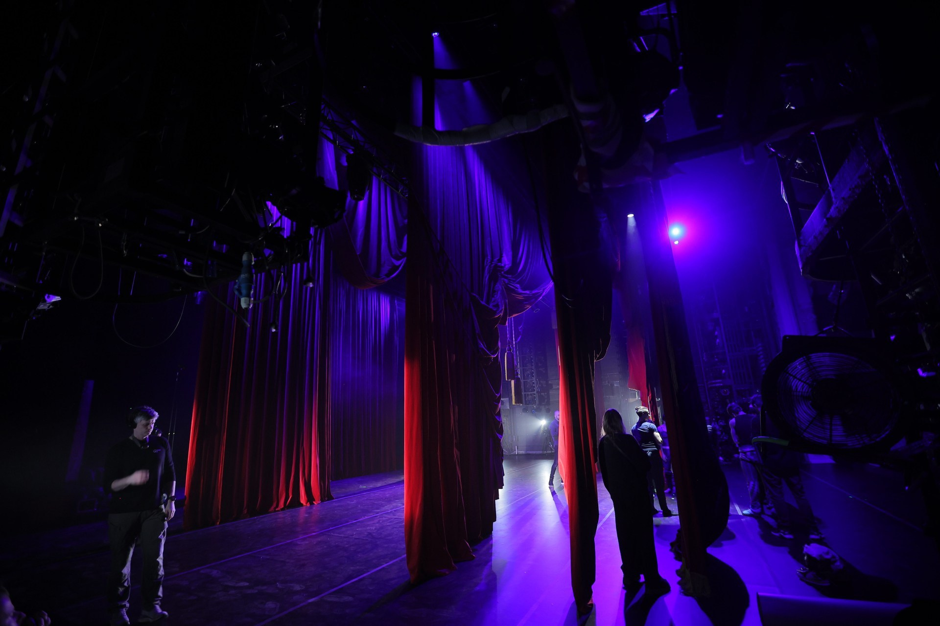 Полный цикл под ключ. История занавеса. Превращаем идею в технологию